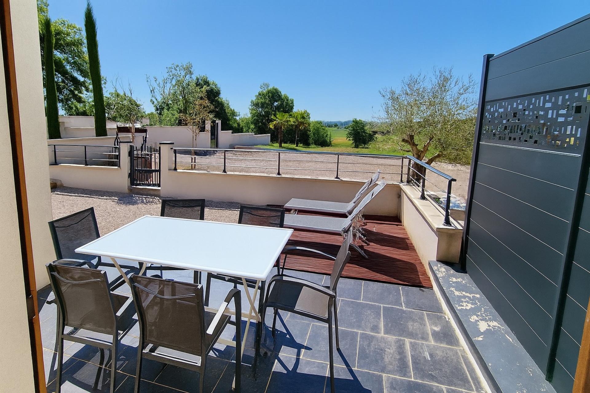 Photo 6 of the listing.