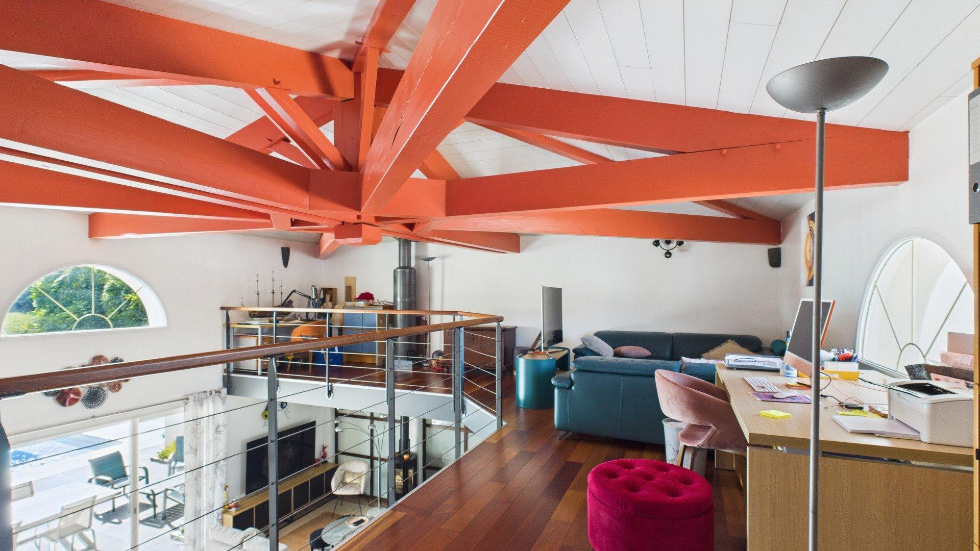 Photo 5 of the listing.