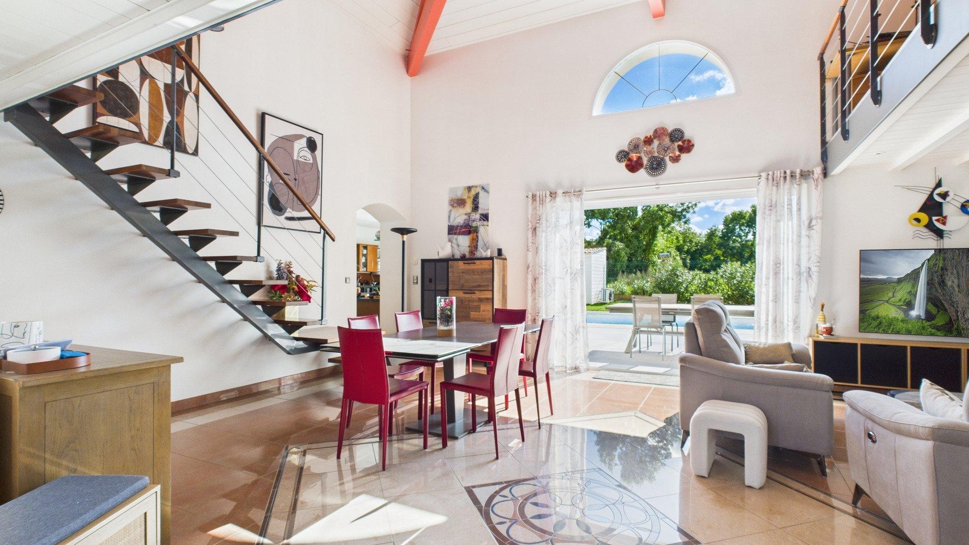 Photo 4 of the listing.