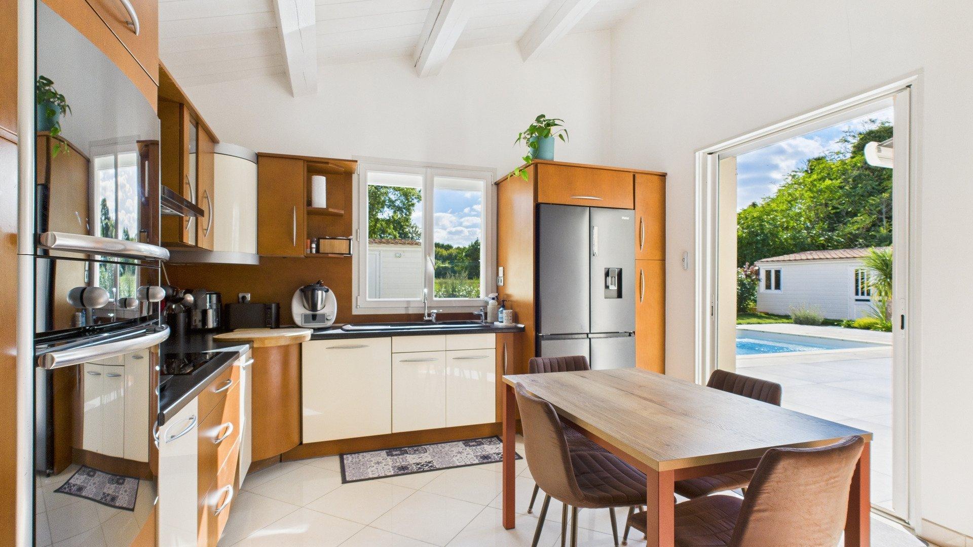 Photo 6 of the listing.