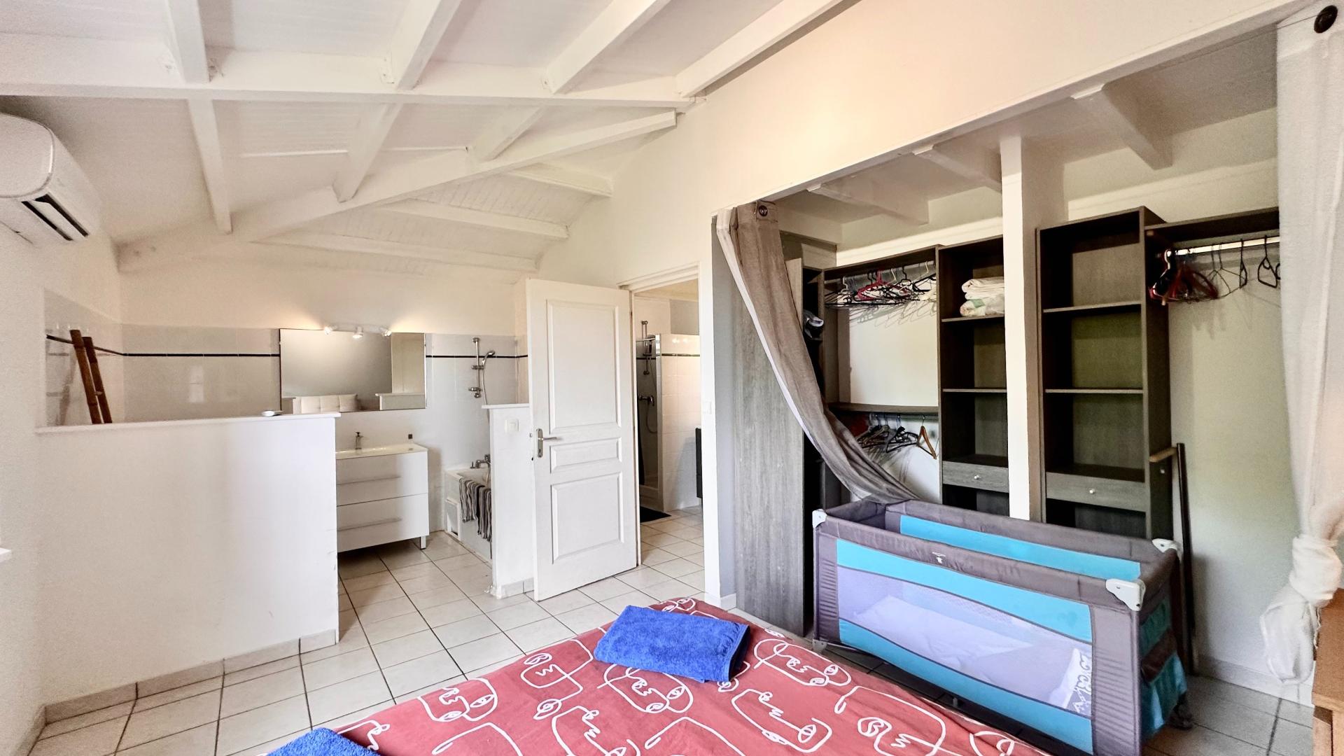 Photo 7 of the listing.