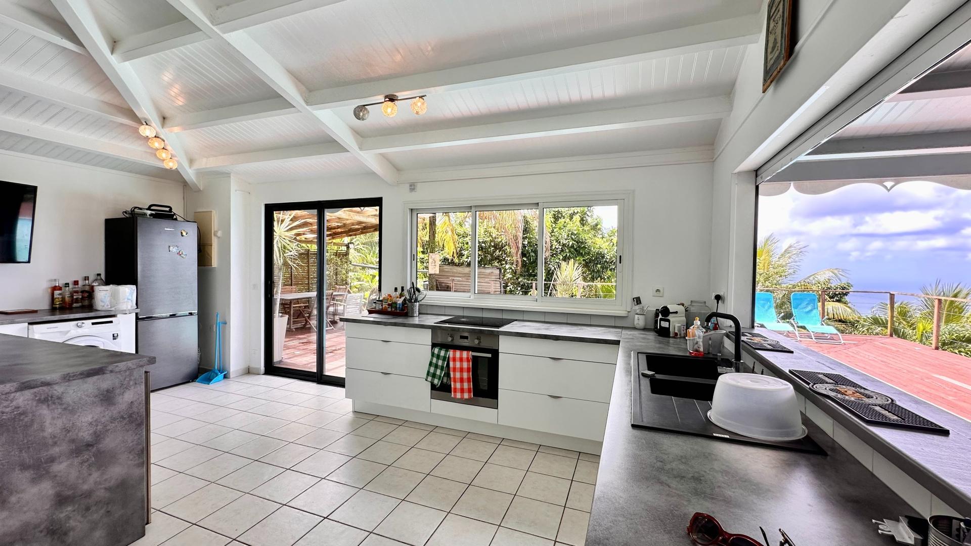 Photo 3 of the listing.