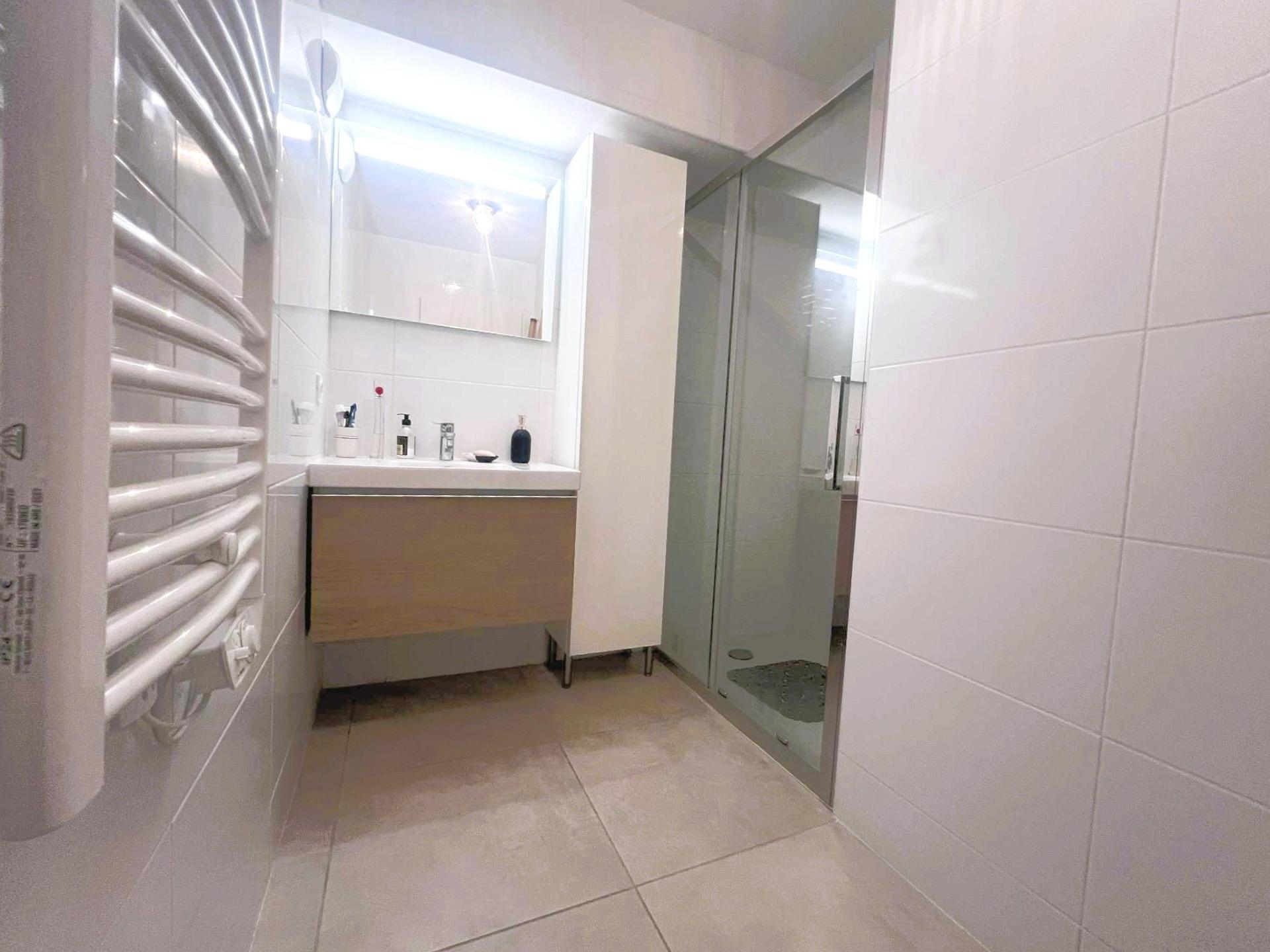 Photo 10 of the listing.