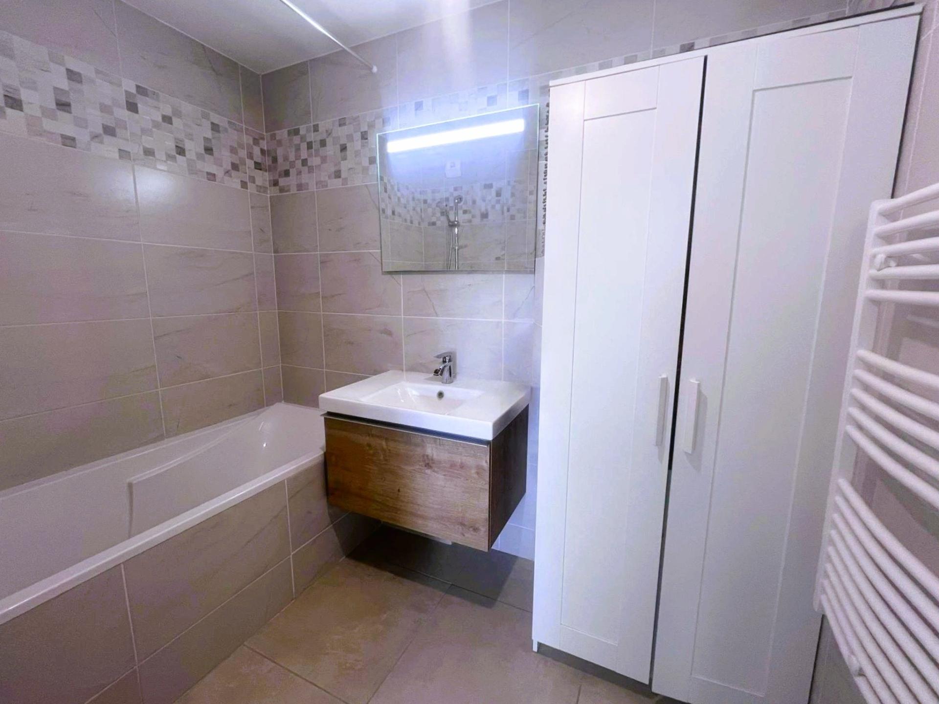 Photo 9 of the listing.