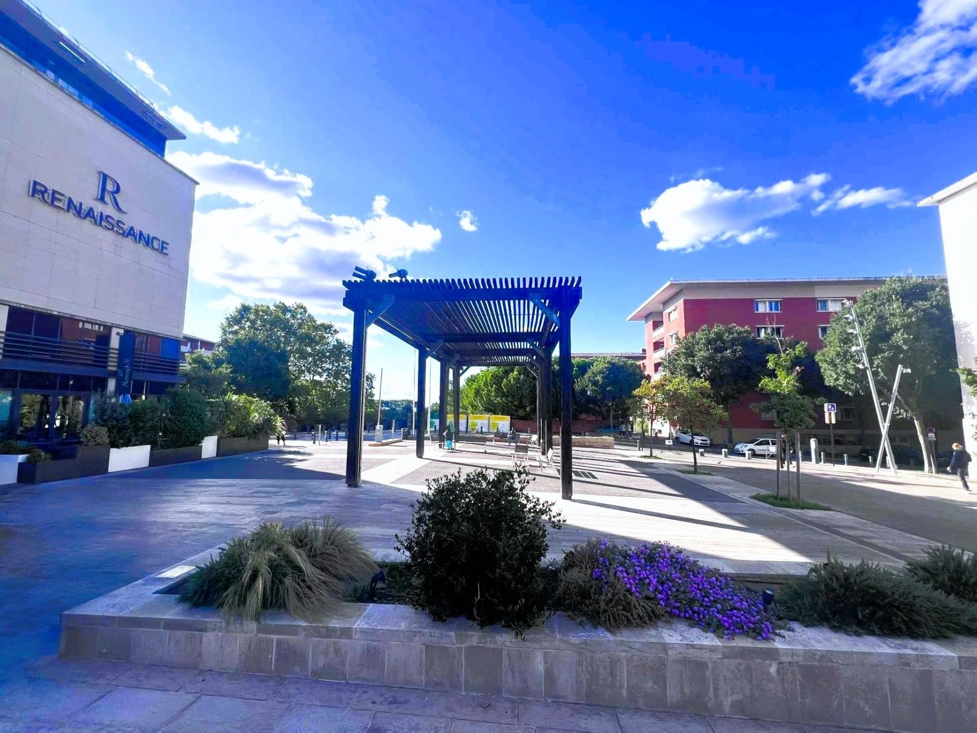 Photo 12 of the listing.