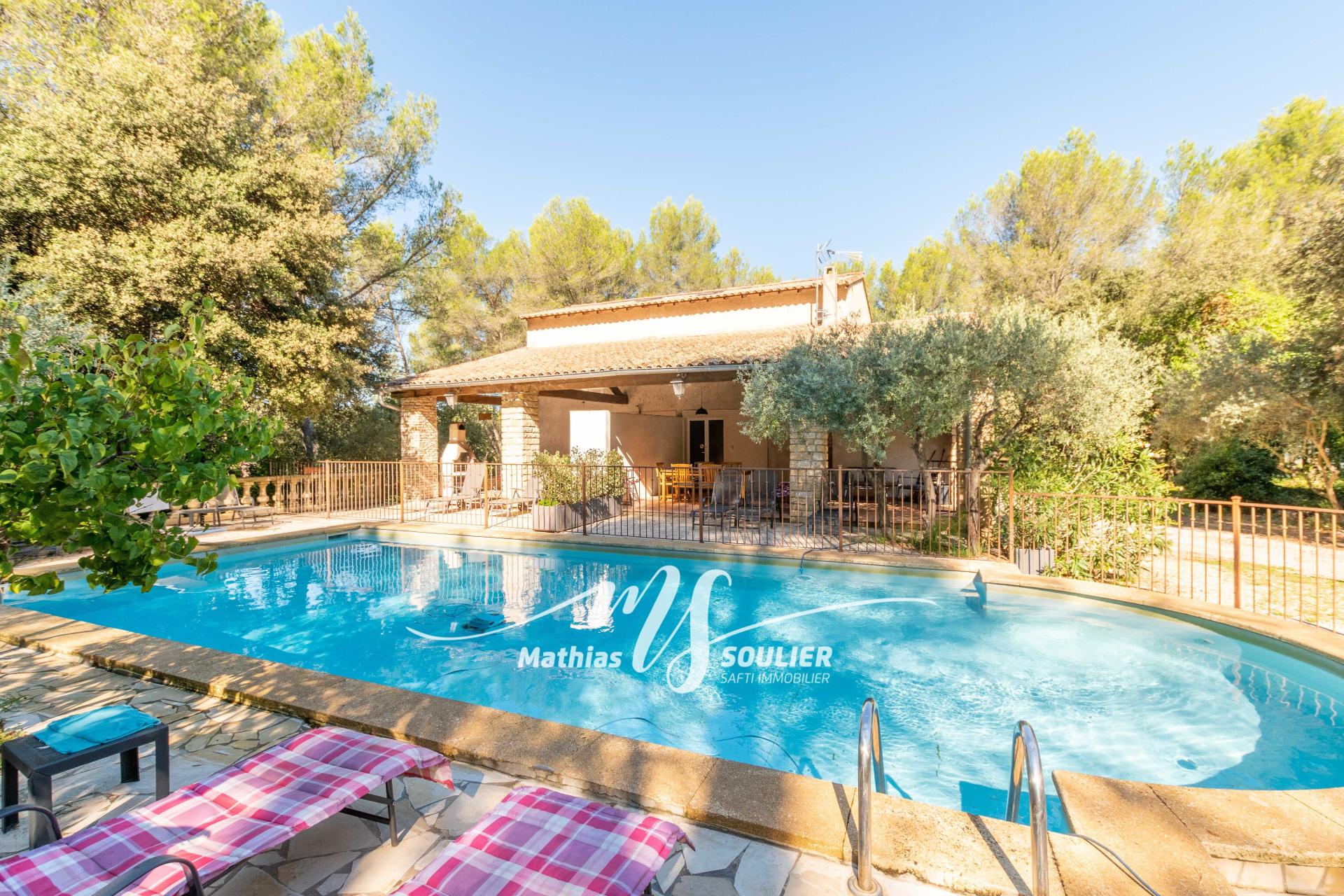 Photo 2 of the listing.