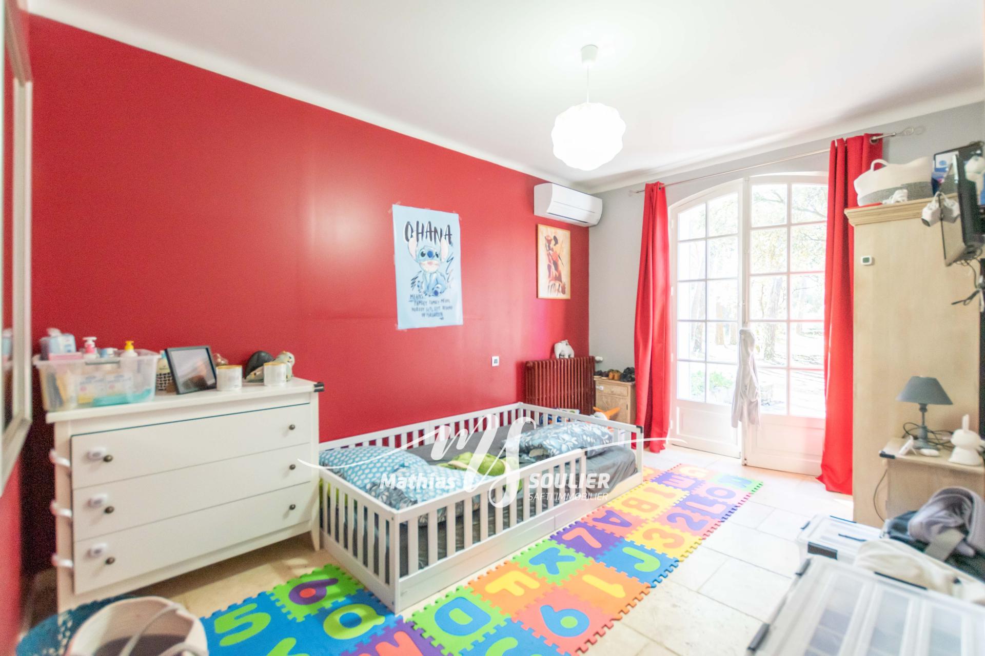 Photo 9 of the listing.