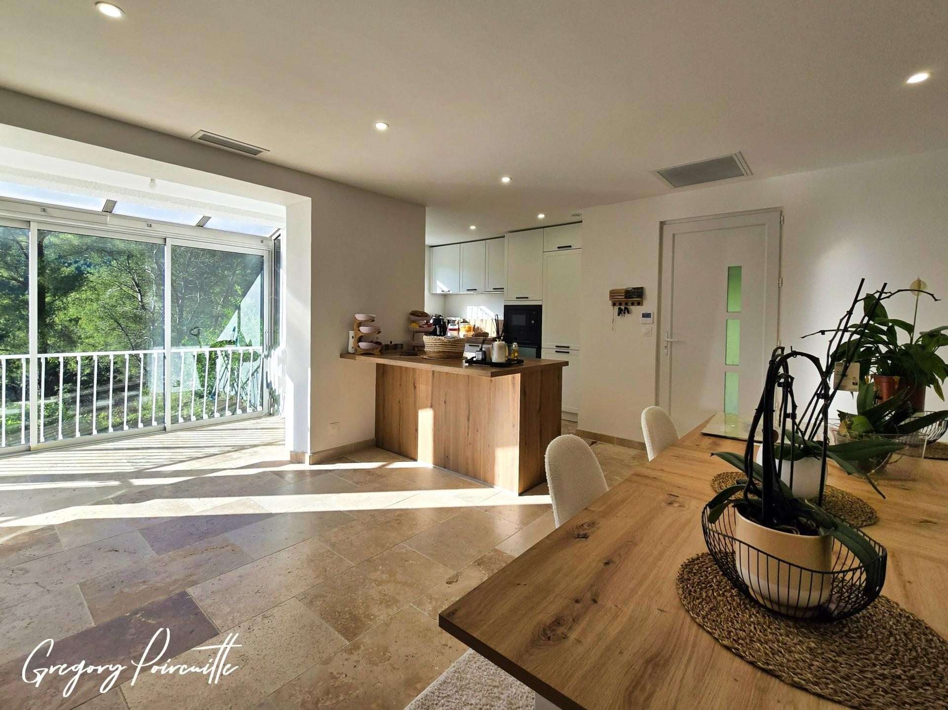 Photo 9 of the listing.