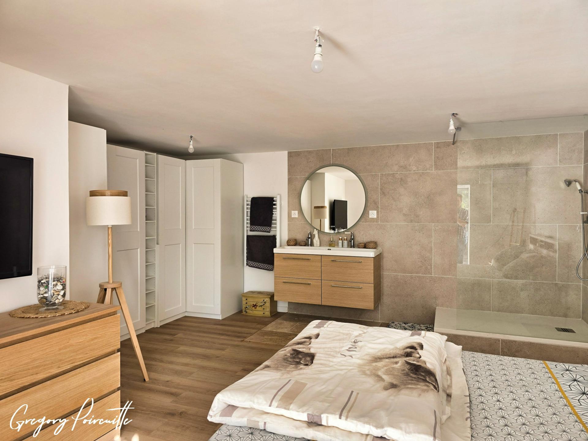 Photo 12 of the listing.