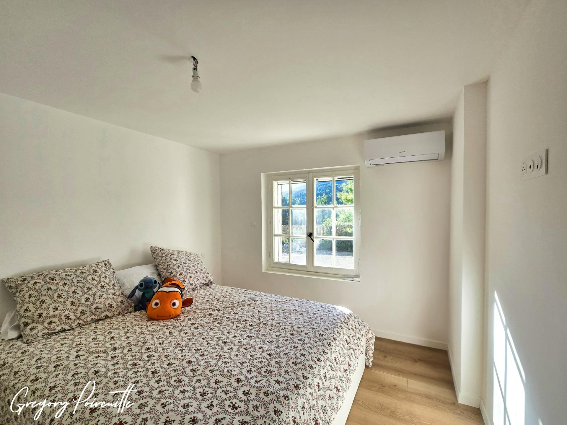 Photo 14 of the listing.