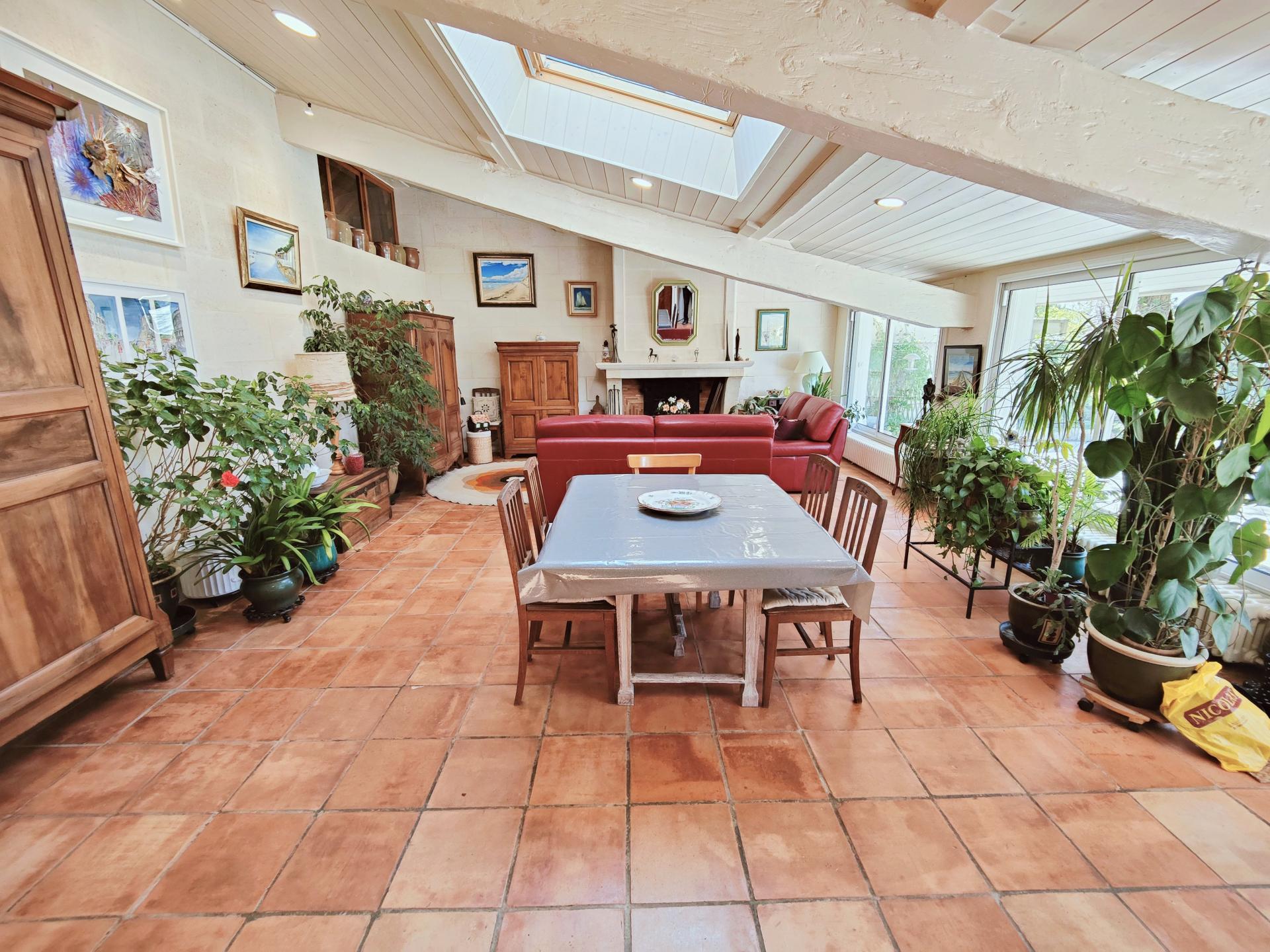 Photo 2 of the listing.