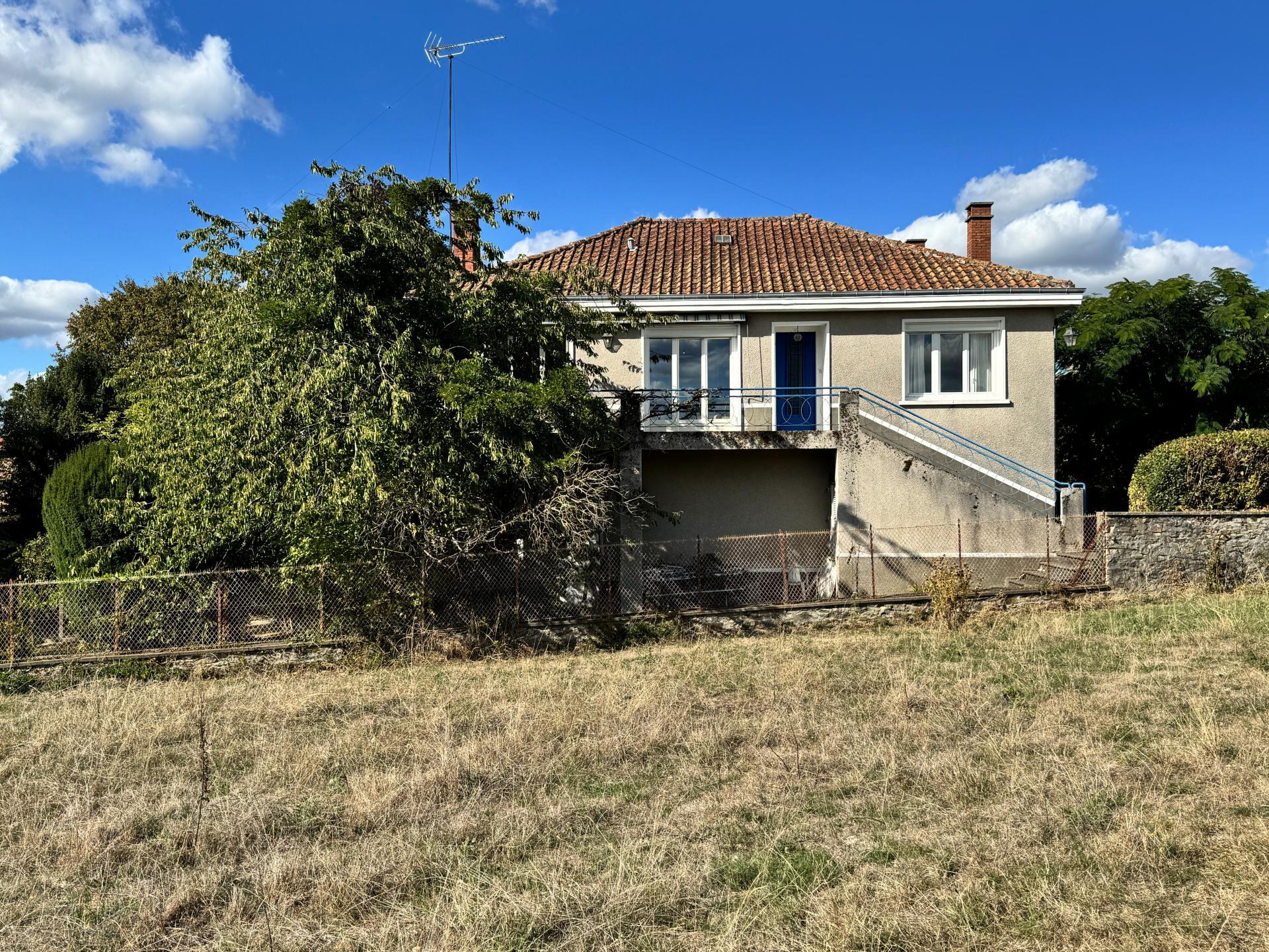 Photo SAFTI — Maison 5 pièces, 106 m² à Oradour Sur Vayres
