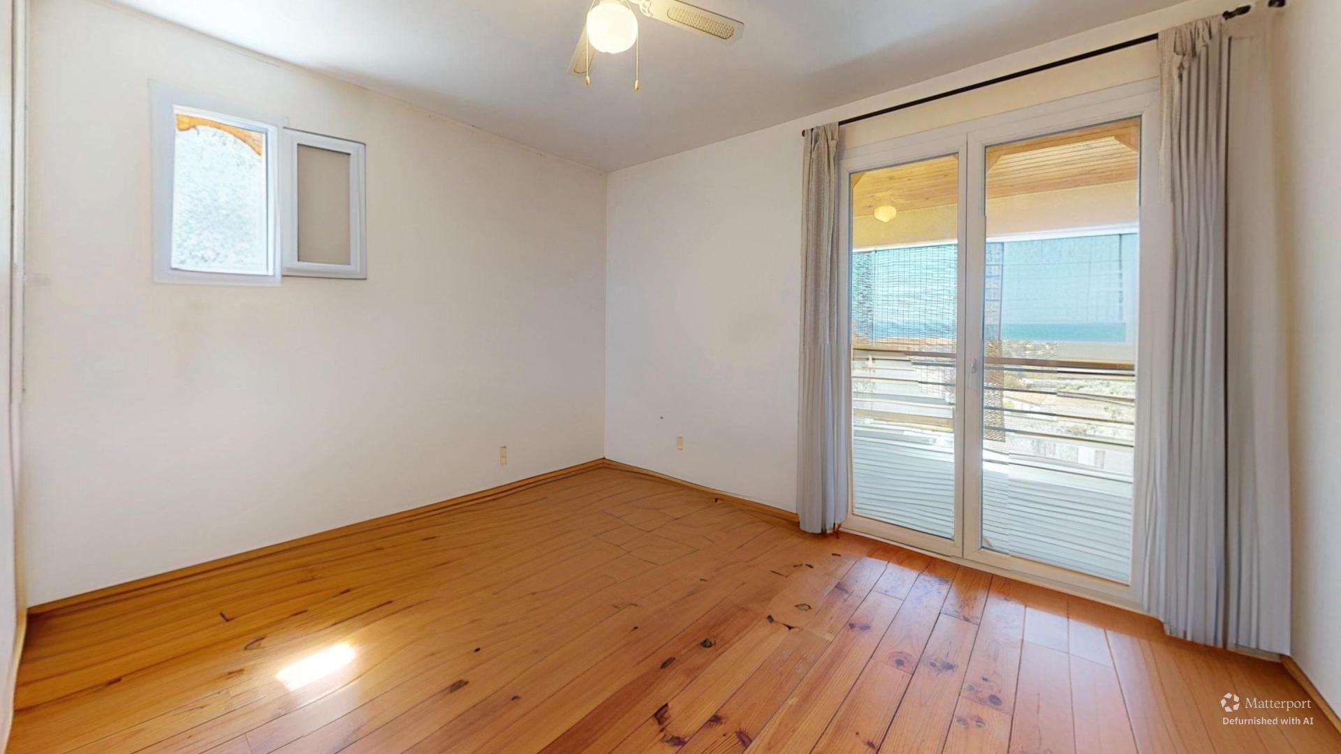 Photo 4 of the listing.