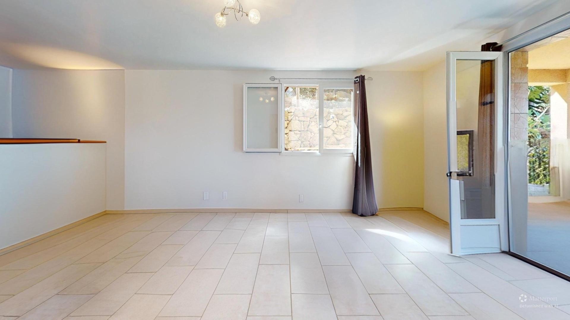 Photo 3 of the listing.