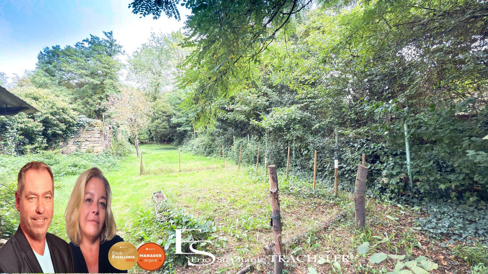 Fort potentiel pour cette maison de 5 chambres avec jardin et accès rivière !