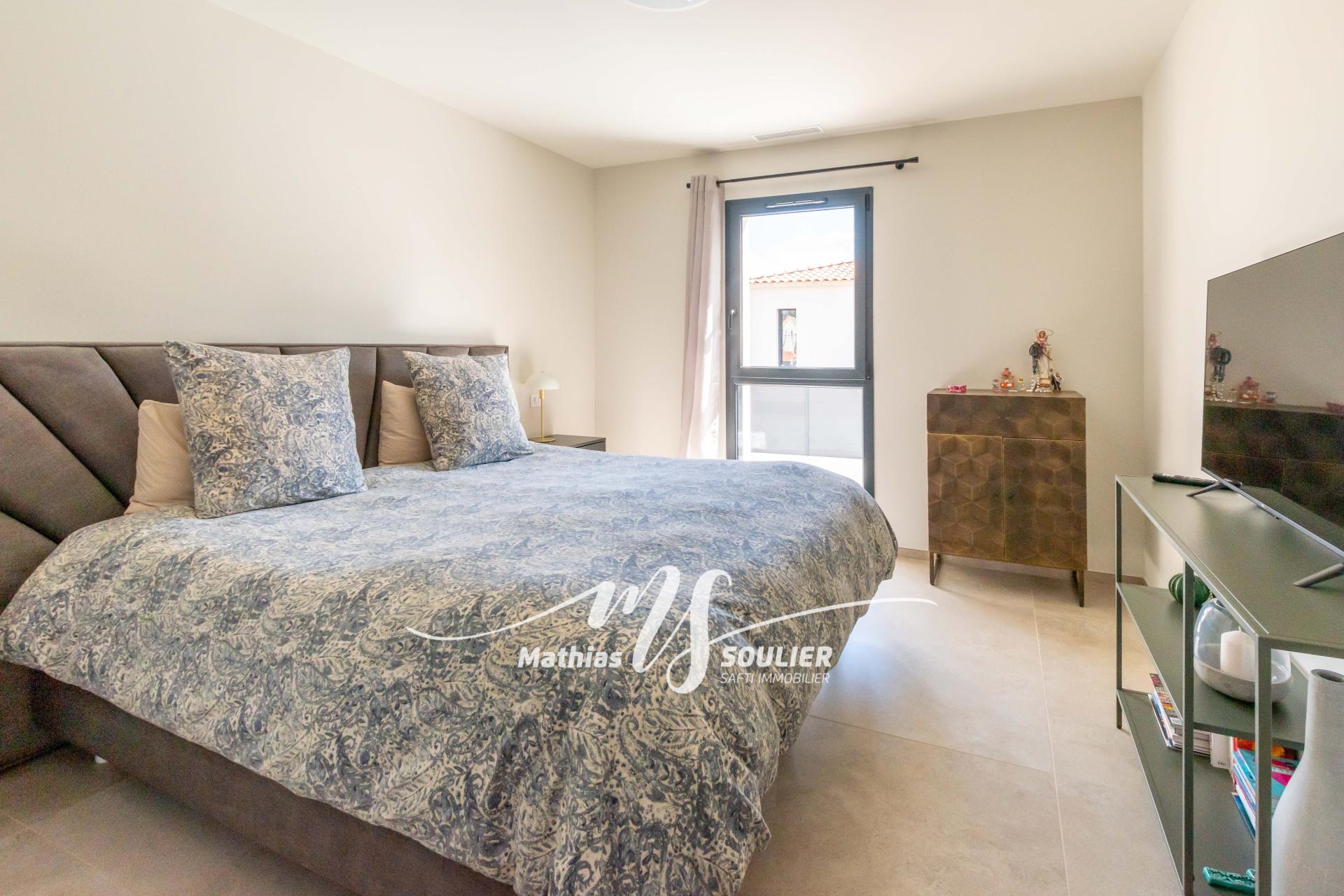 Photo 11 of the listing.