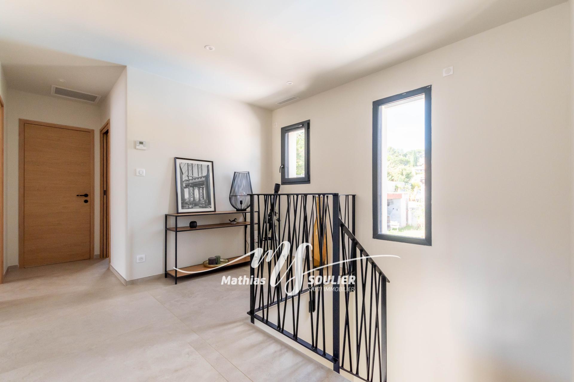 Photo 10 of the listing.