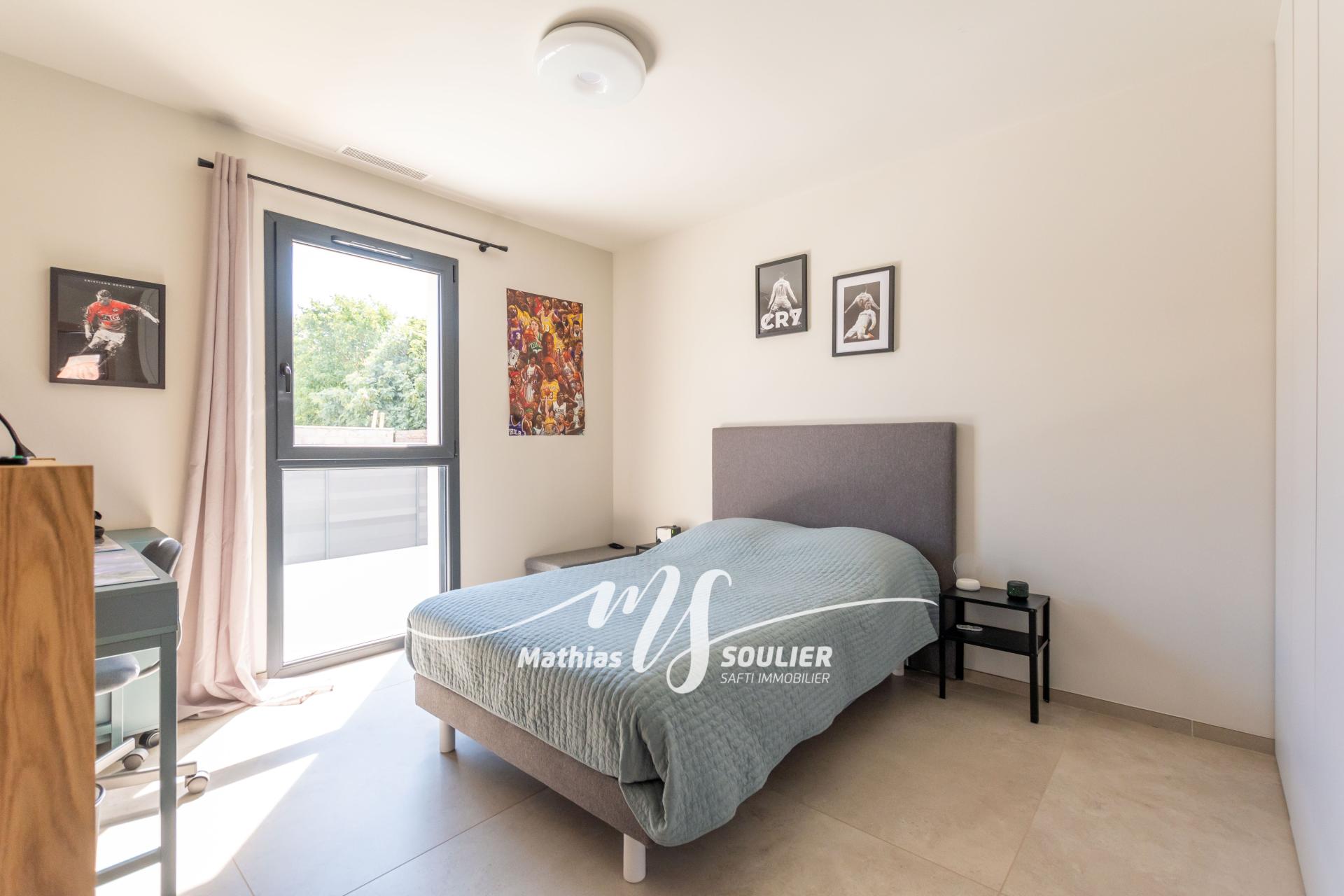 Photo 12 of the listing.