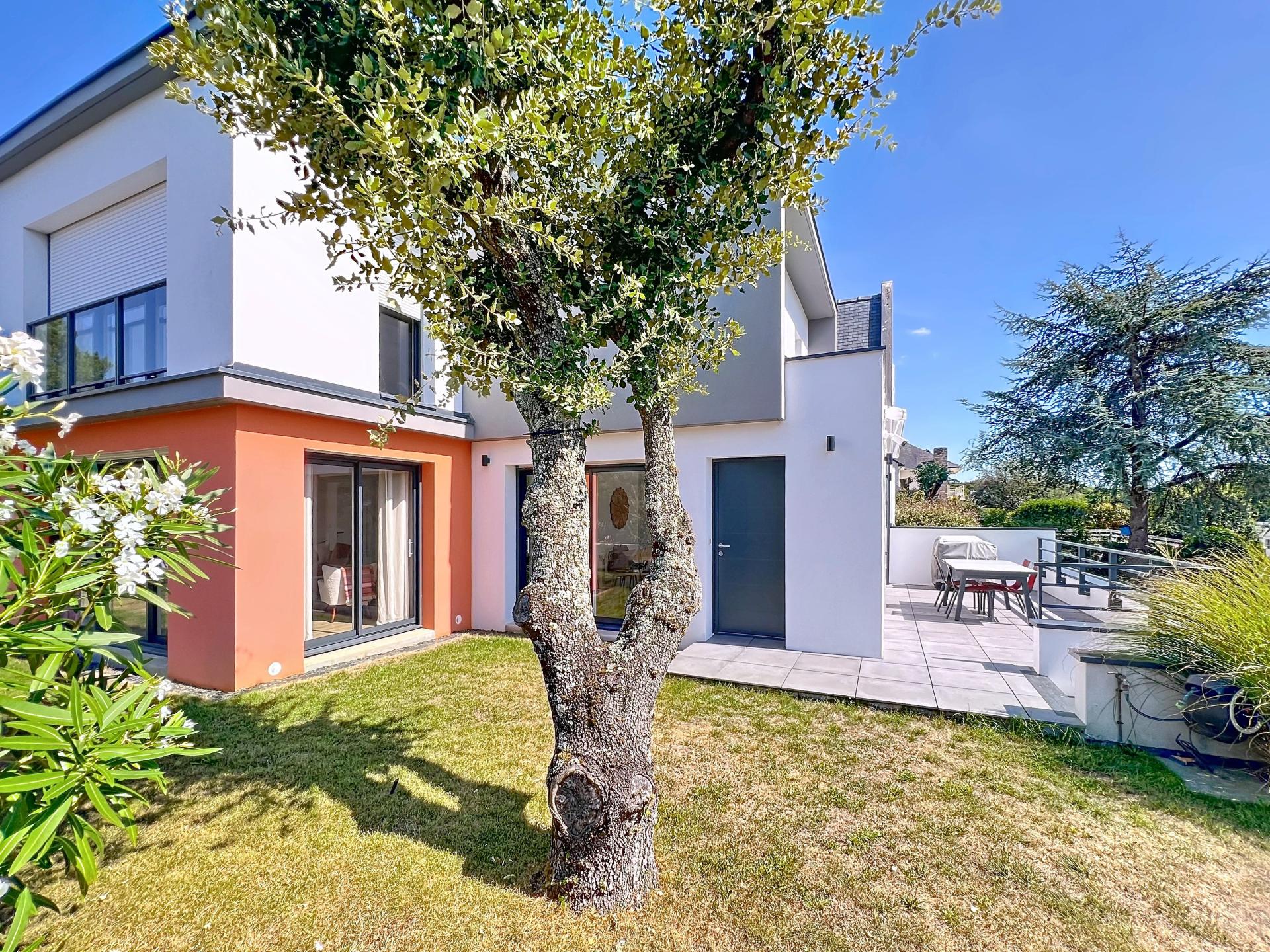 Photo 3 of the listing.