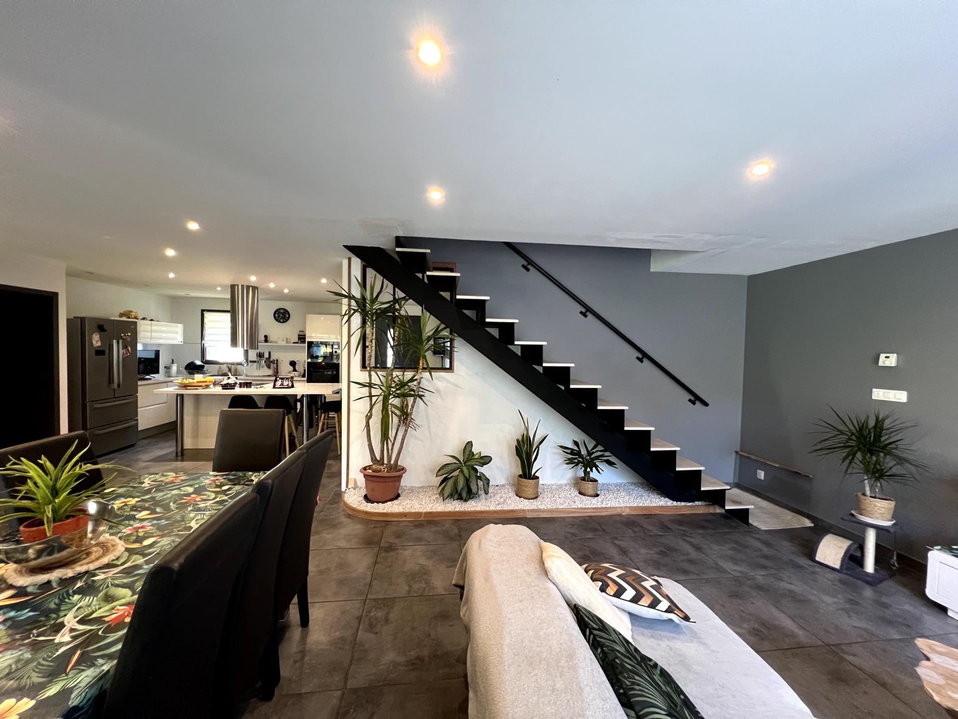 Photo 9 of the listing.