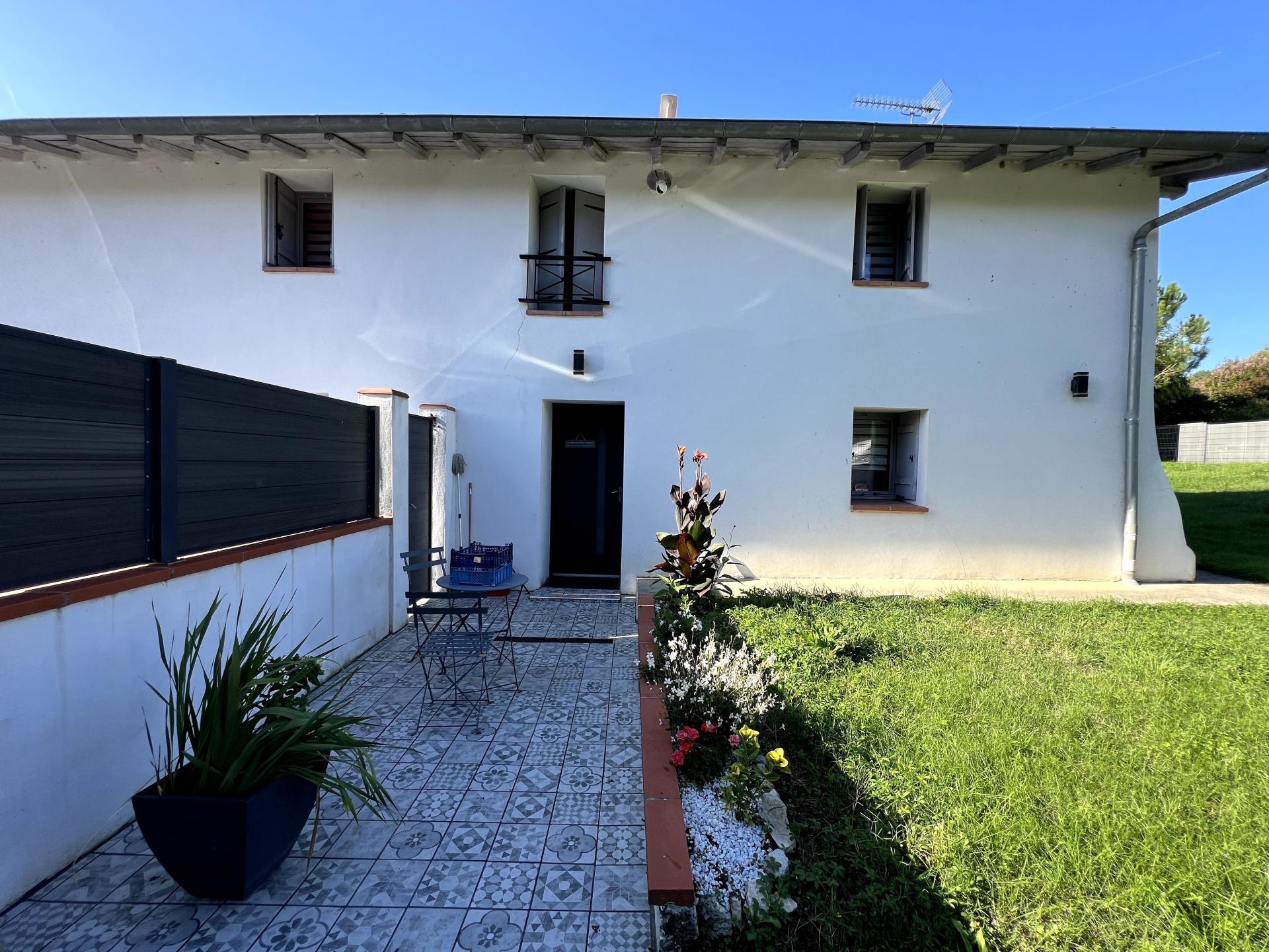 Photo 3 of the listing.