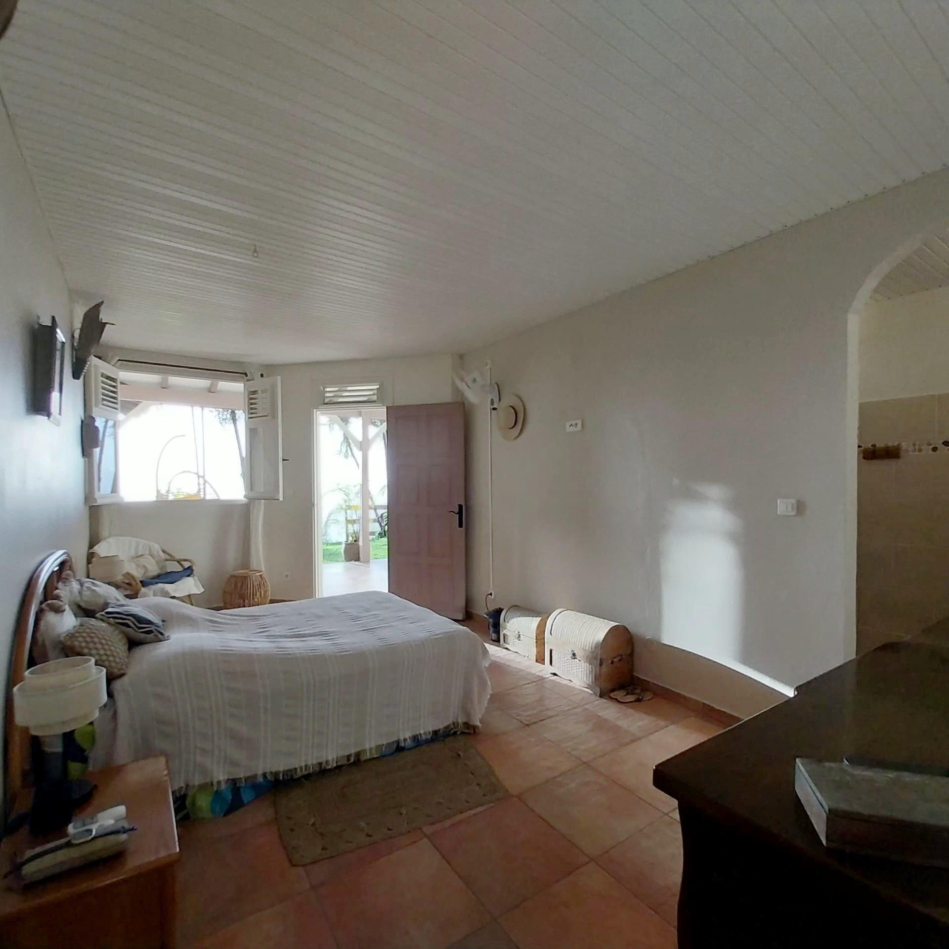 Photo 10 of the listing.