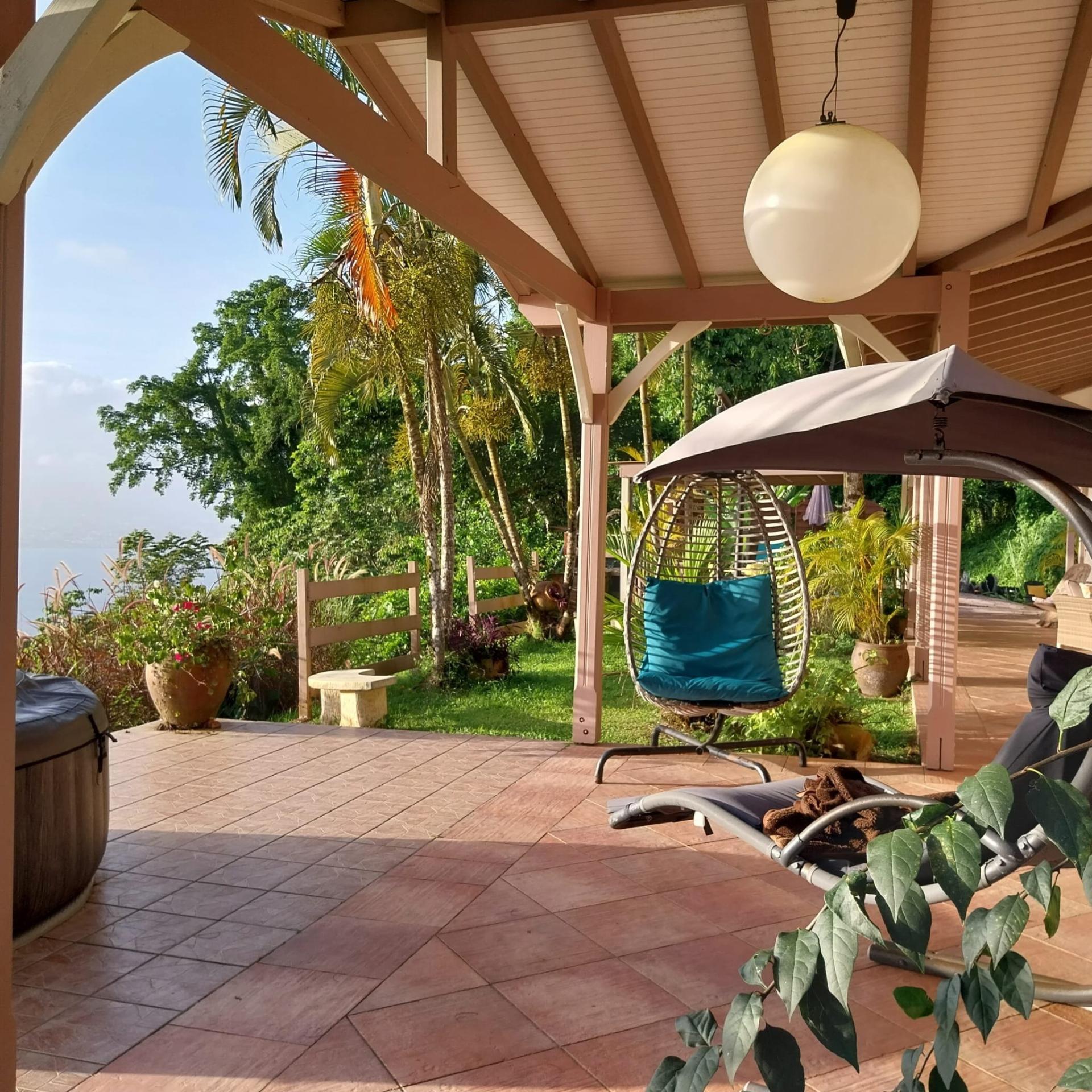 Photo 2 of the listing.