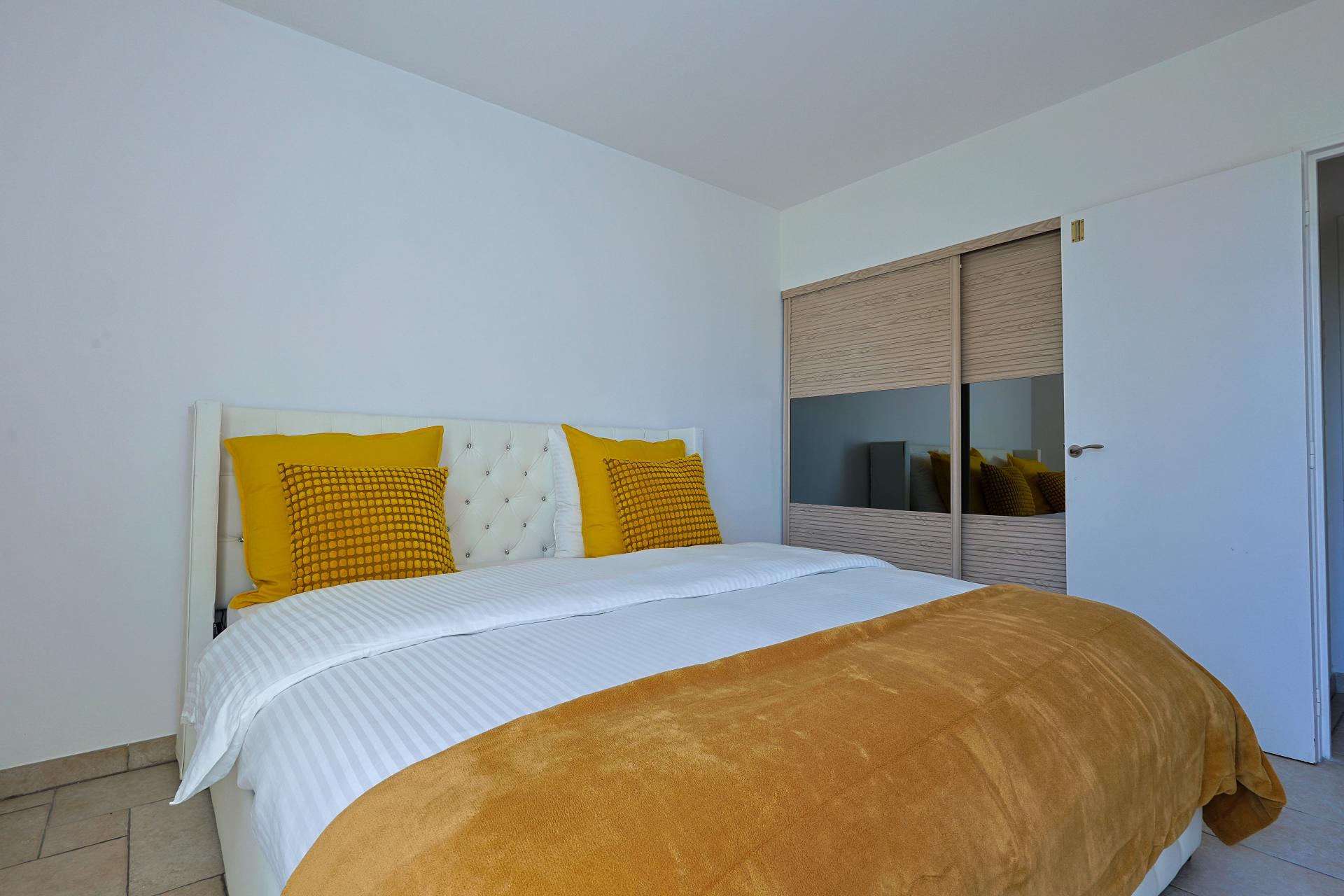 Photo 14 of the listing.