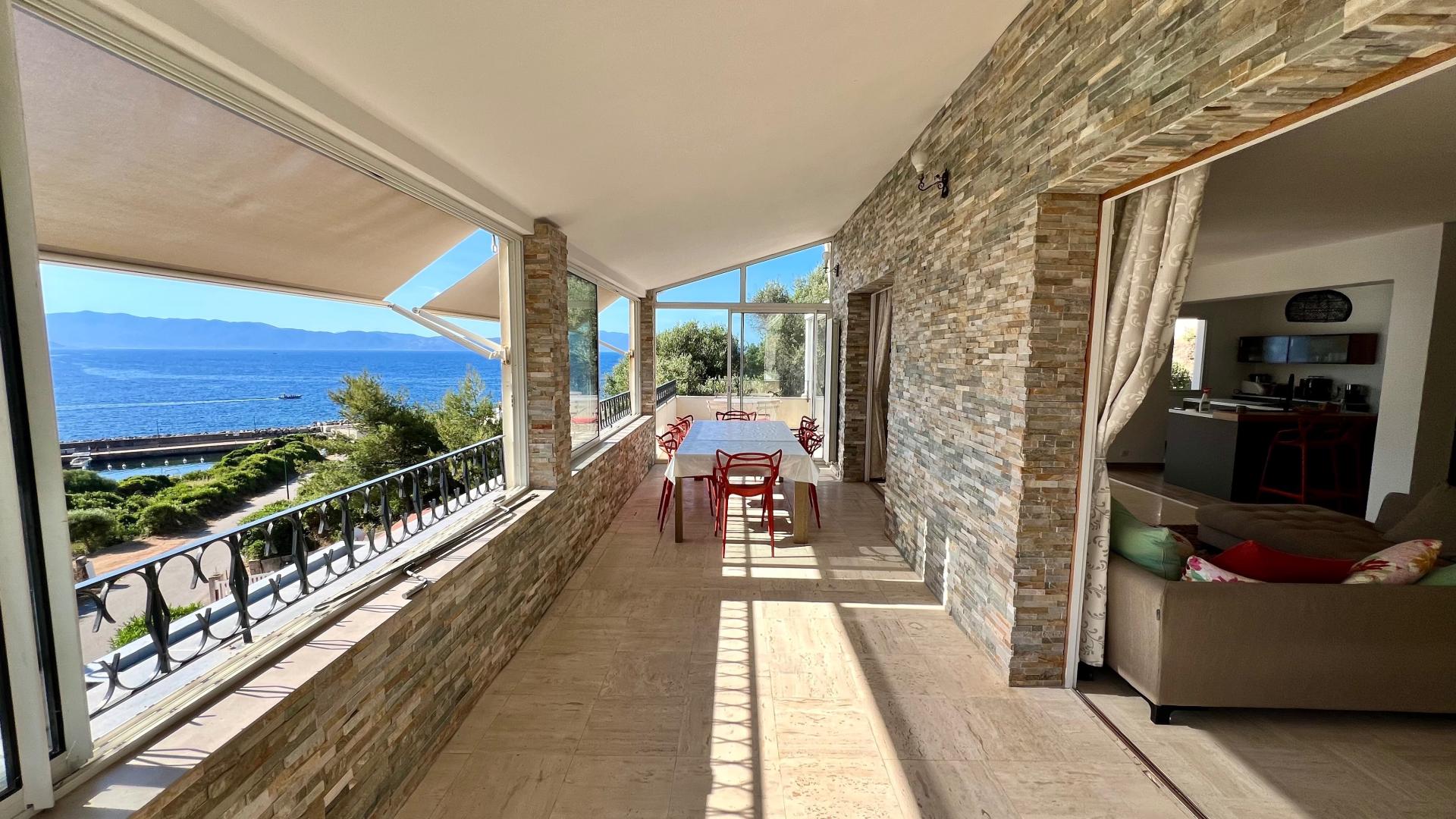 Photo 6 of the listing.