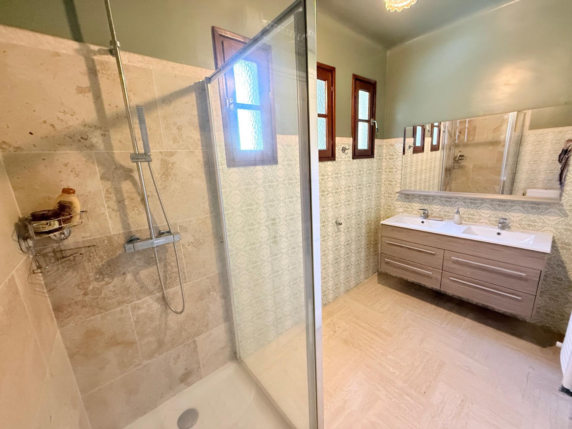 Photo 25 of the listing.