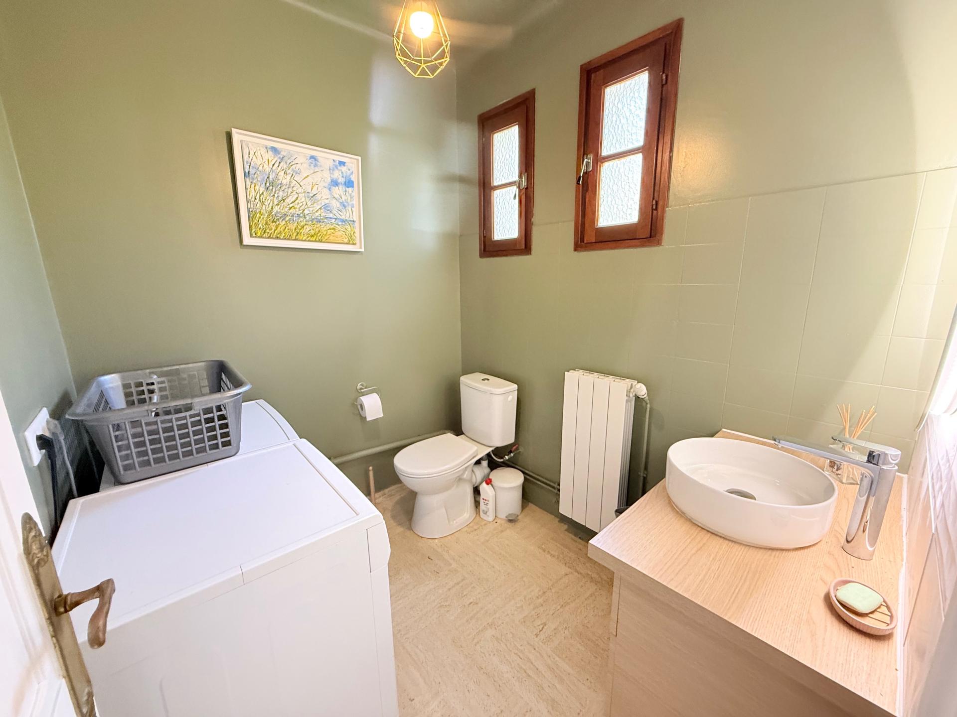 Photo 19 of the listing.