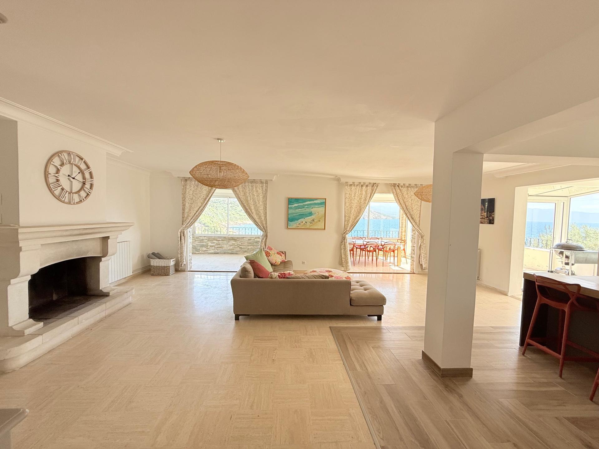 Photo 9 of the listing.