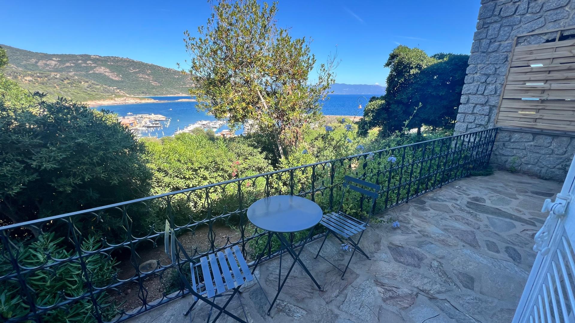 Photo 17 of the listing.