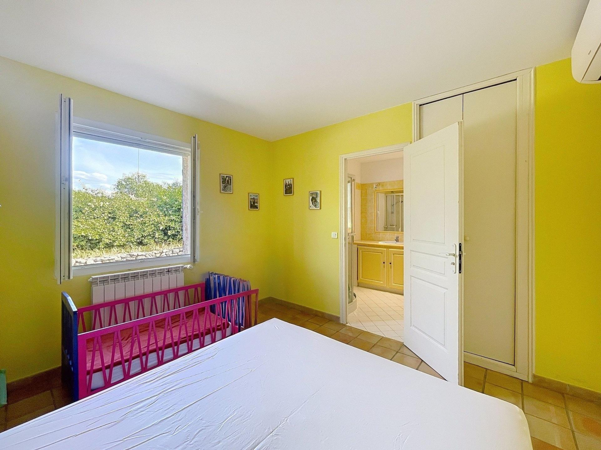 Photo 6 of the listing.