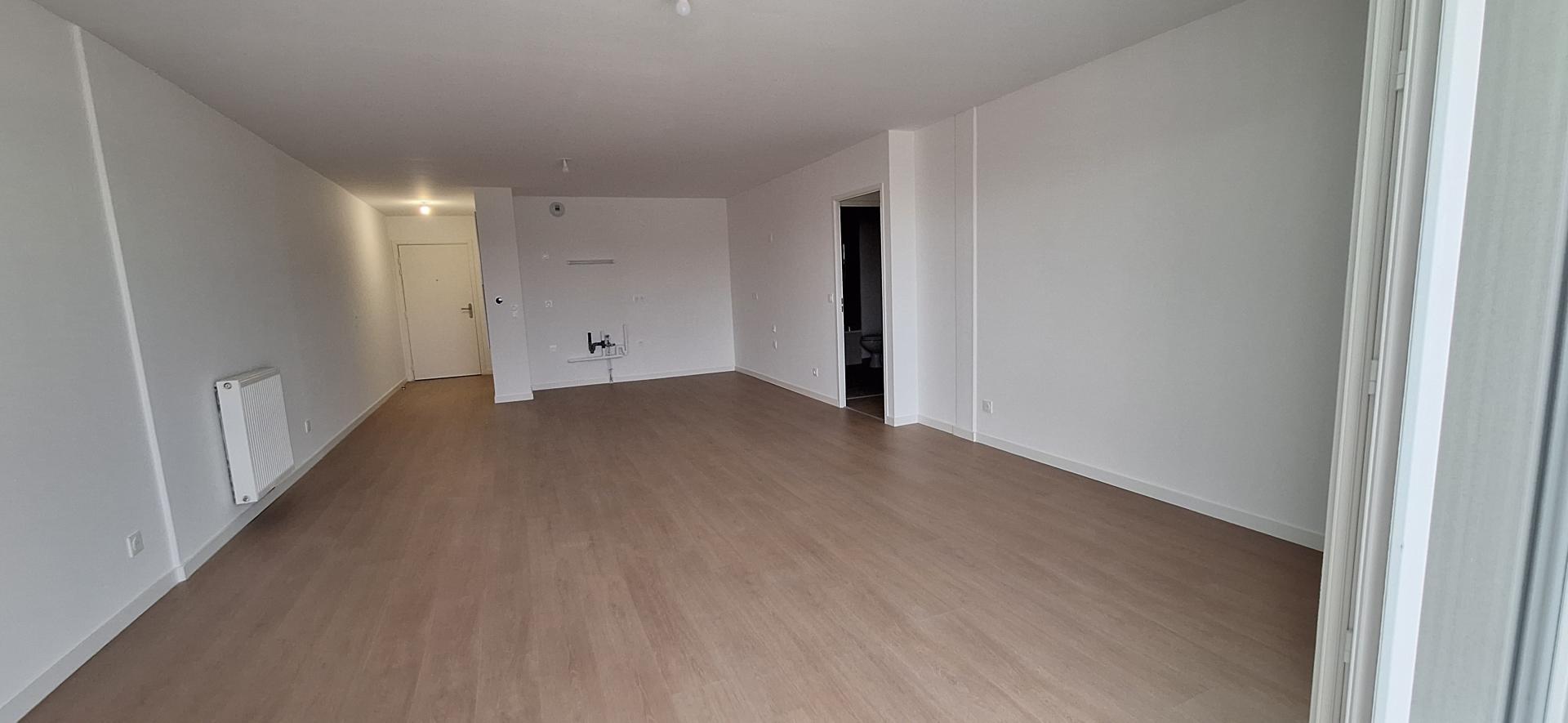 Photo 2 of the listing.