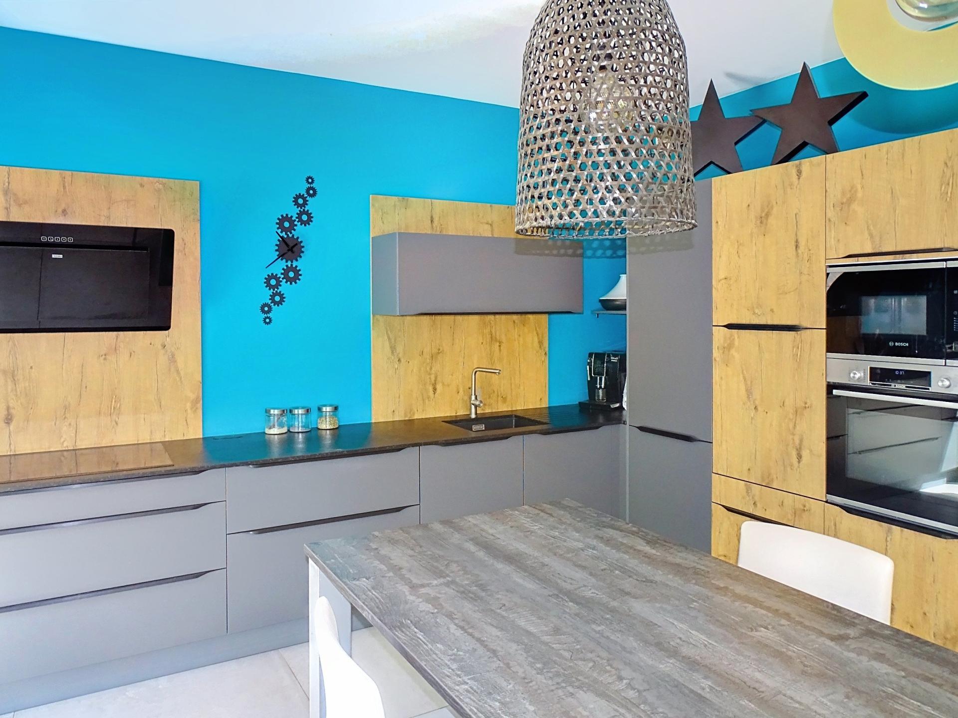 Photo 5 of the listing.