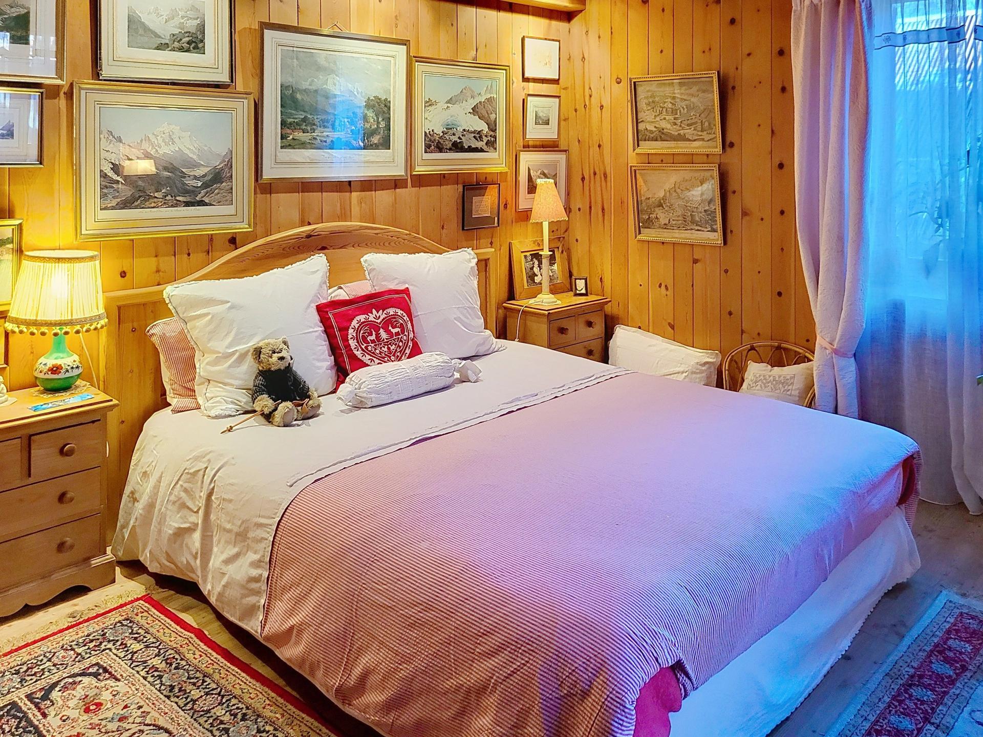 Photo 5 of the listing.