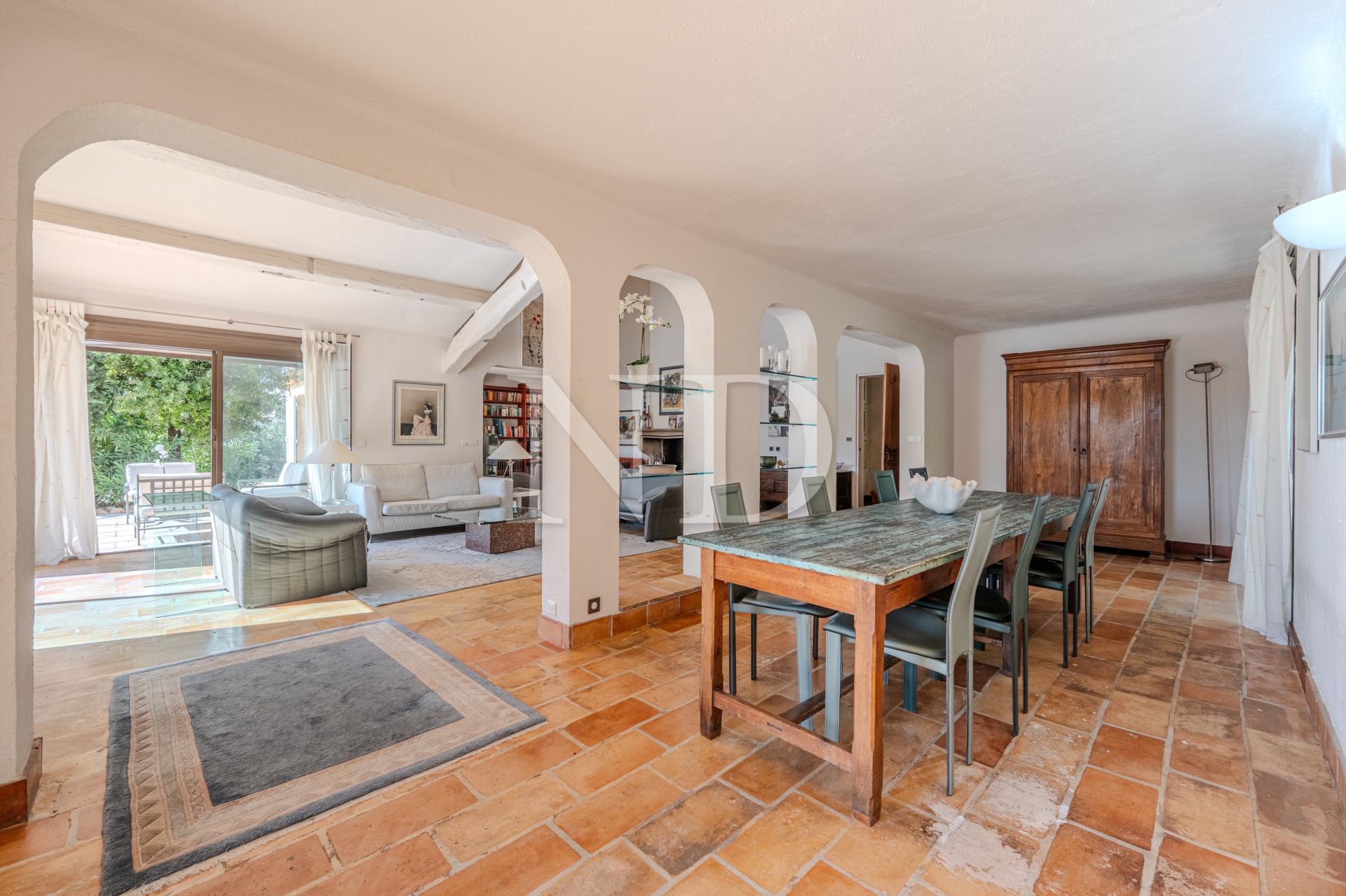 Photo 9 of the listing.