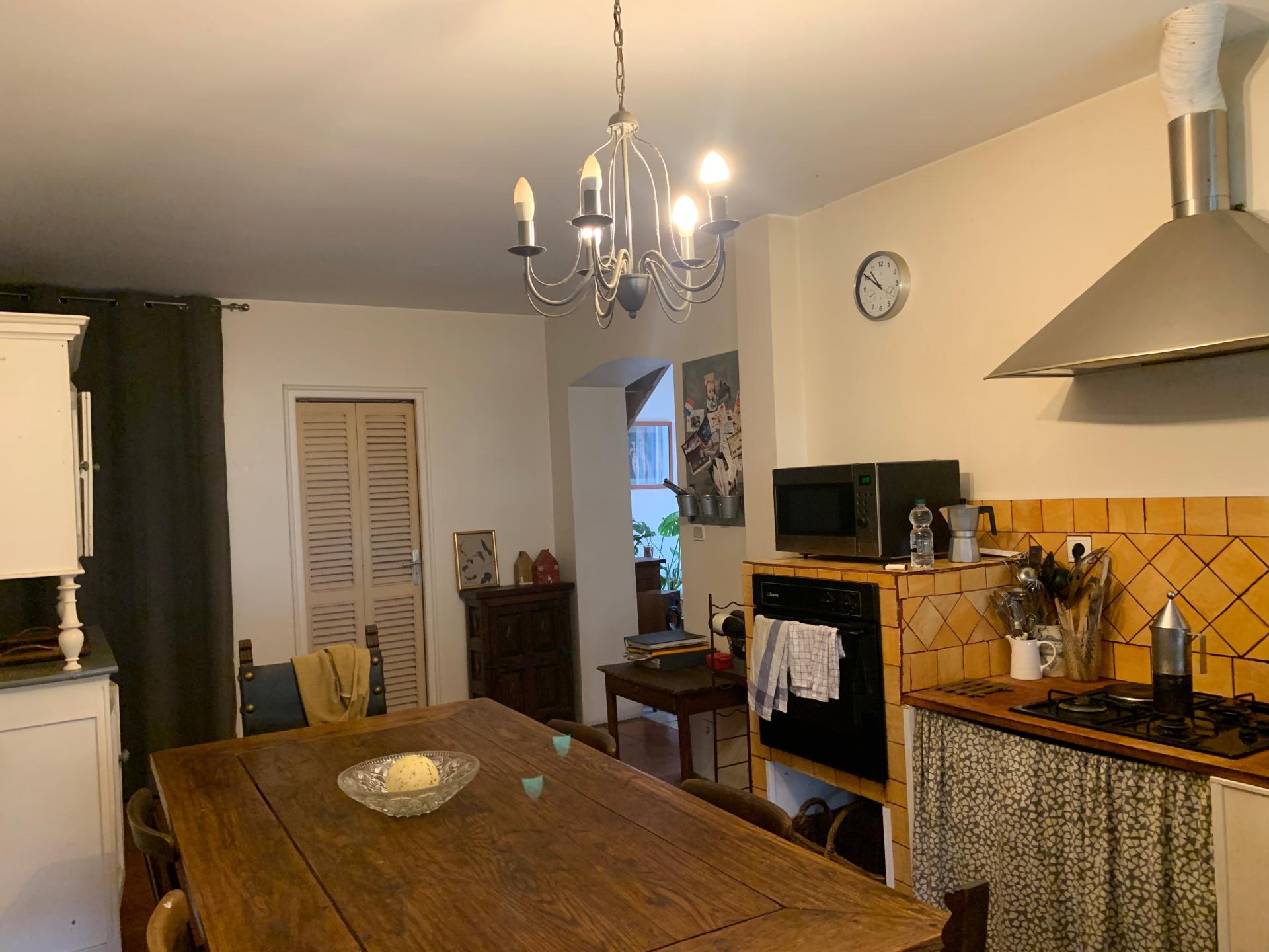 Photo 4 of the listing.