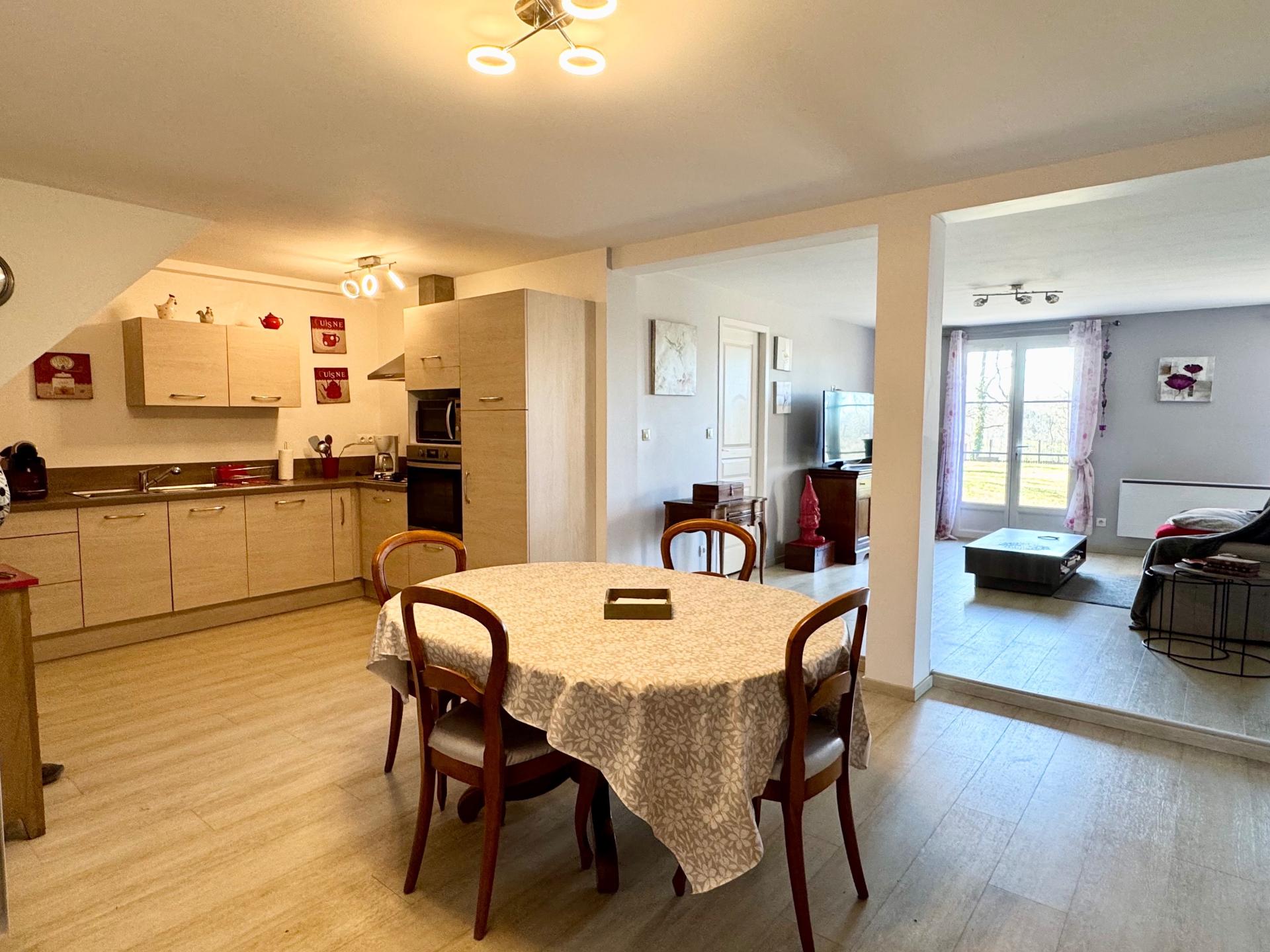 Photo 8 of the listing.