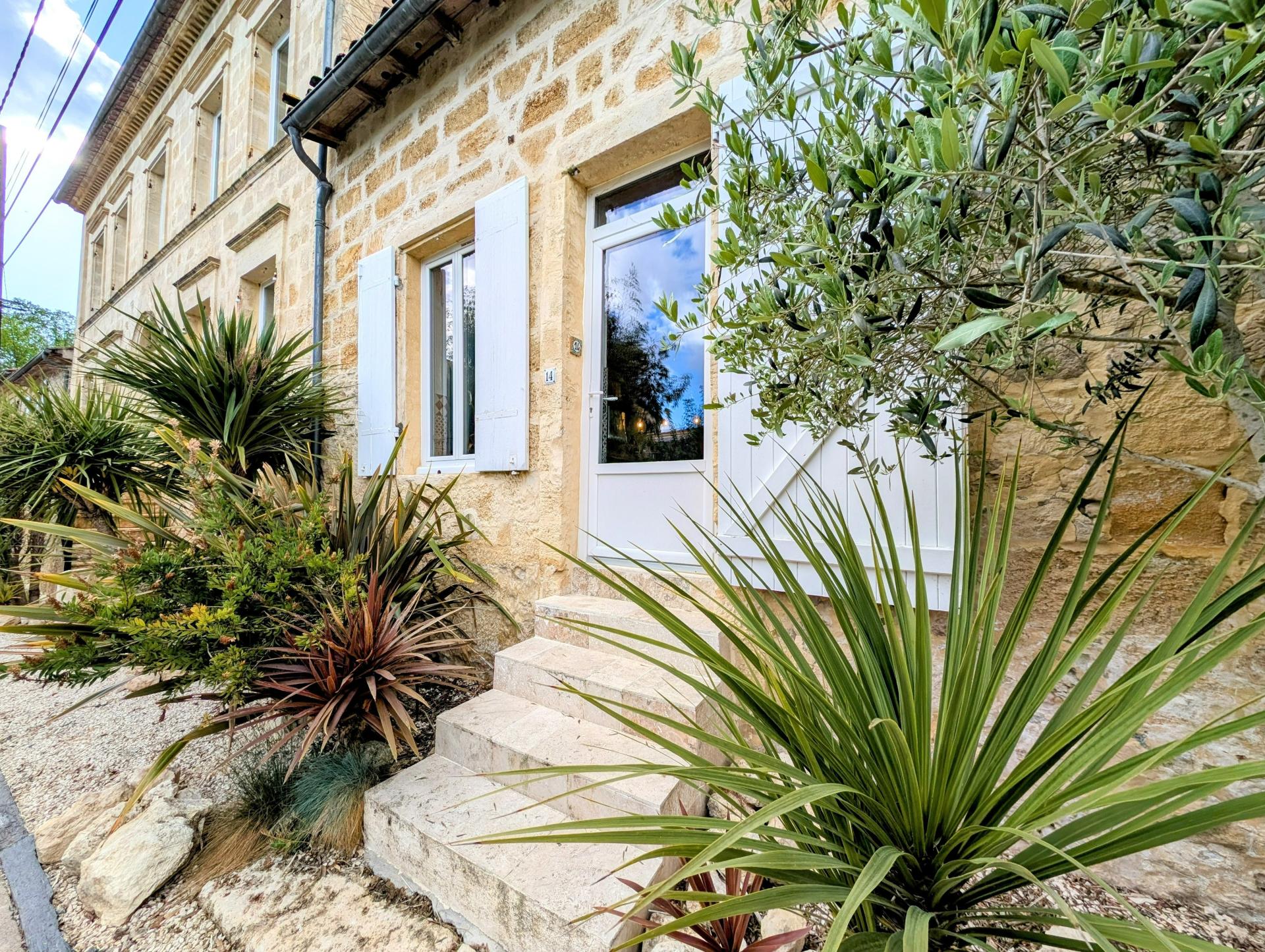 Photo 6 of the listing.