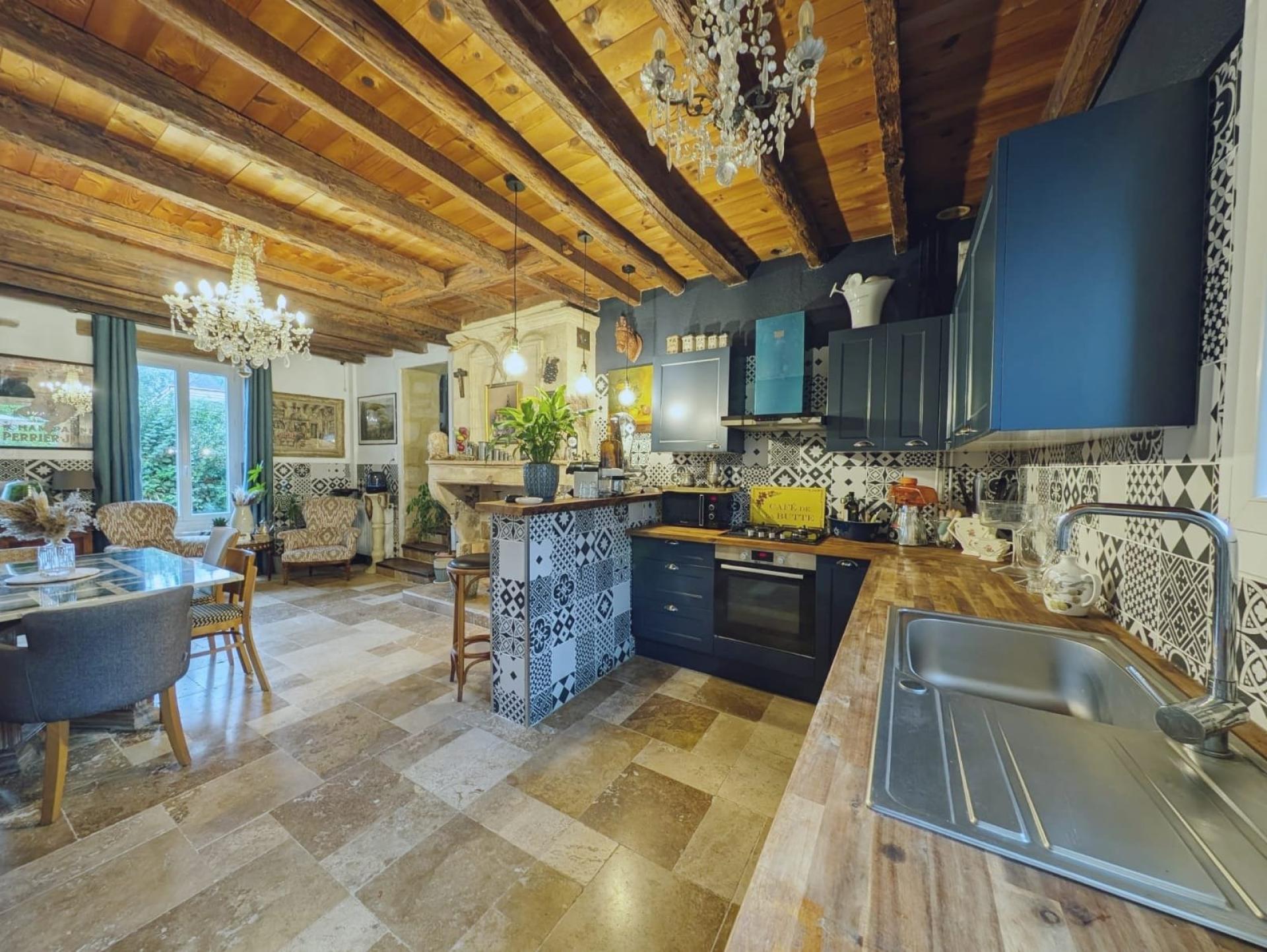 Photo 11 of the listing.