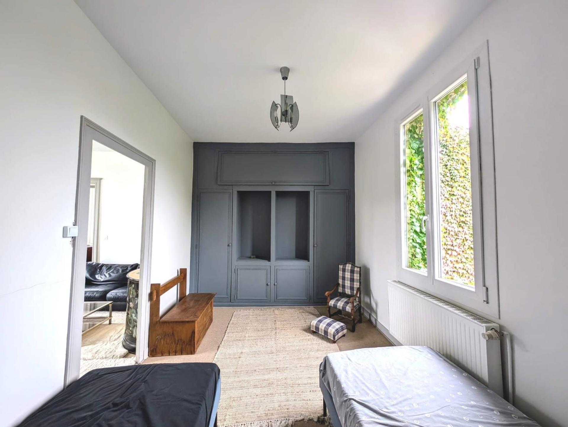 Photo 12 of the listing.