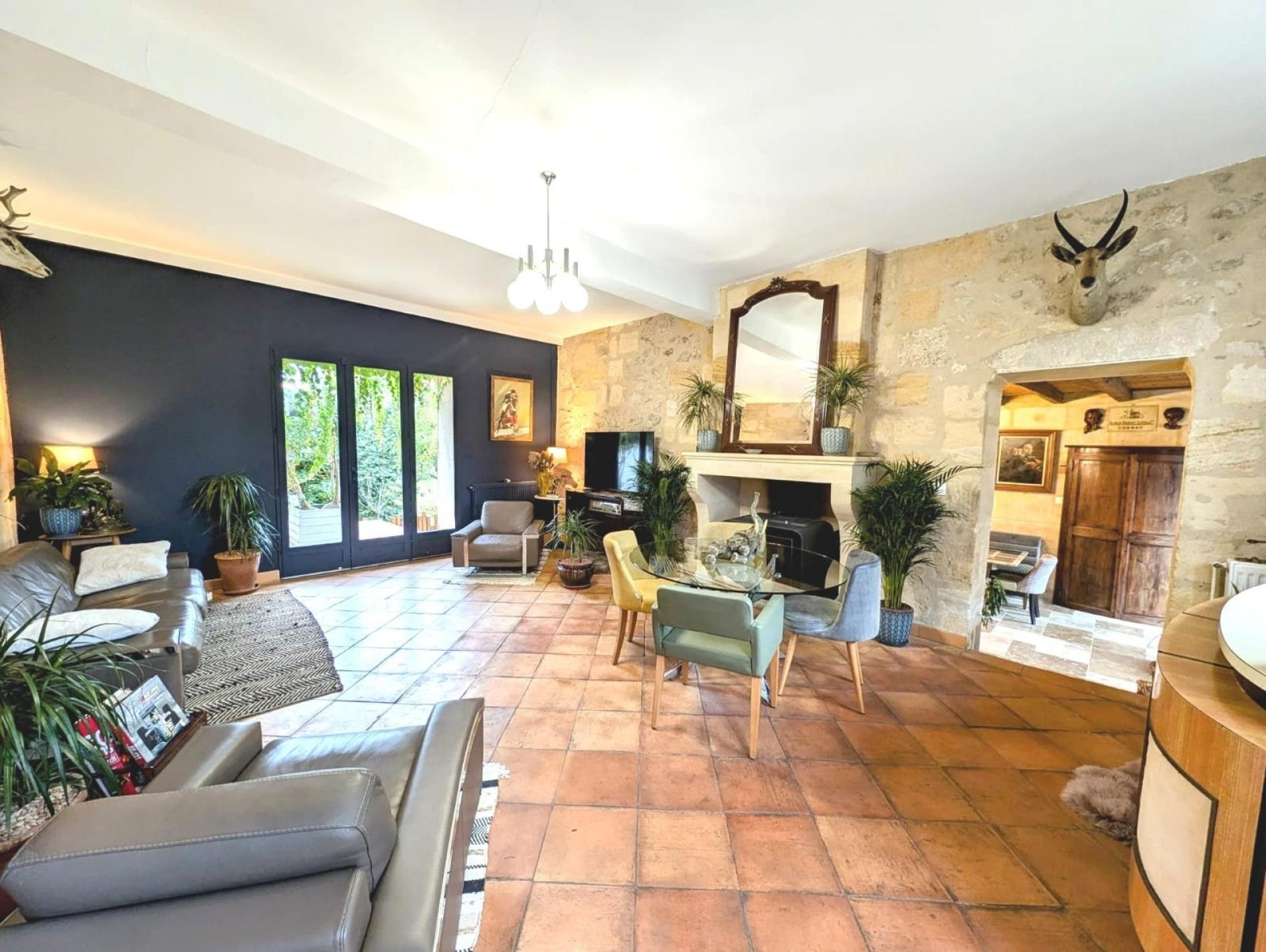 Photo 4 of the listing.