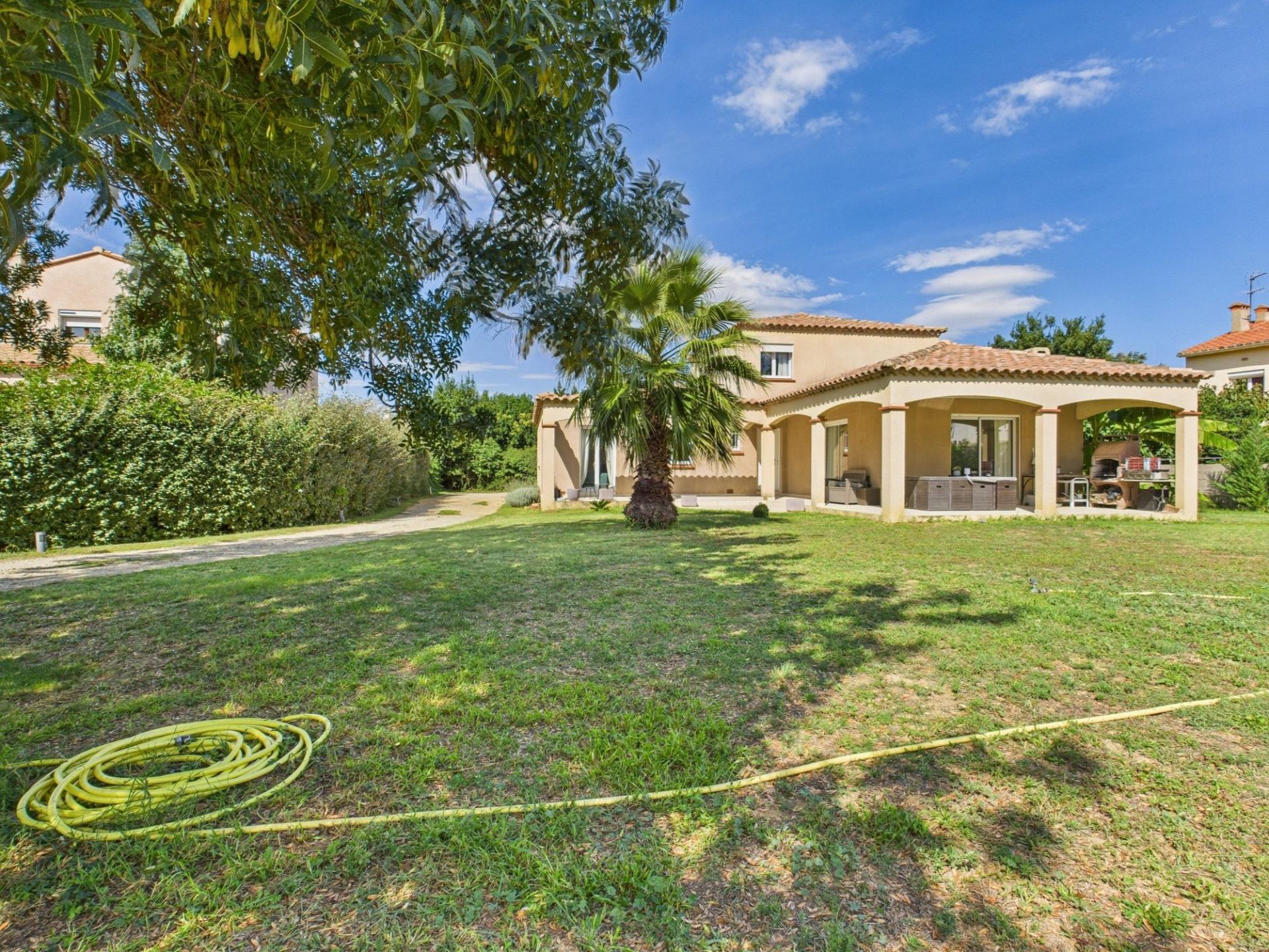 Photo 4 of the listing.