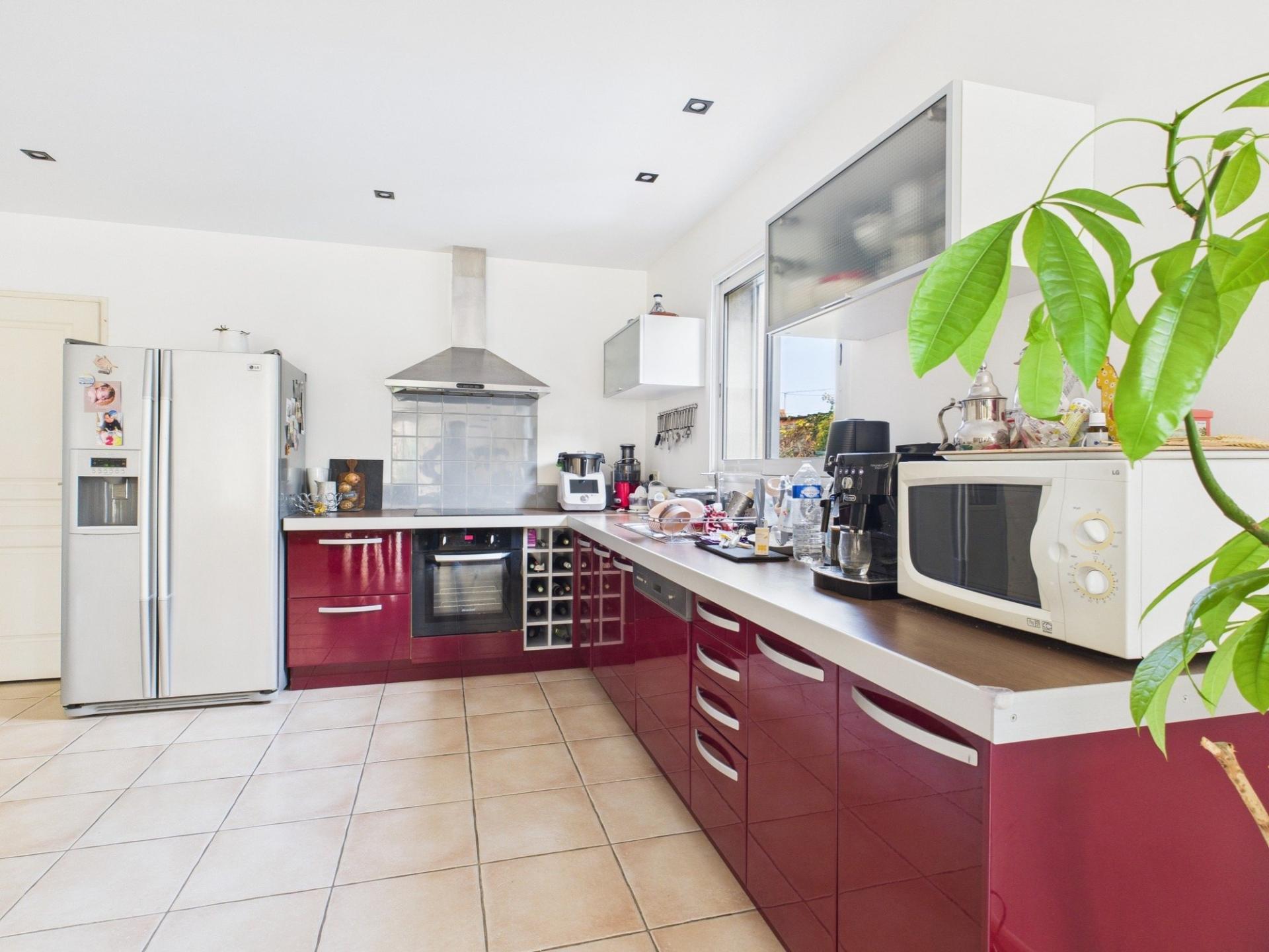 Photo 8 of the listing.