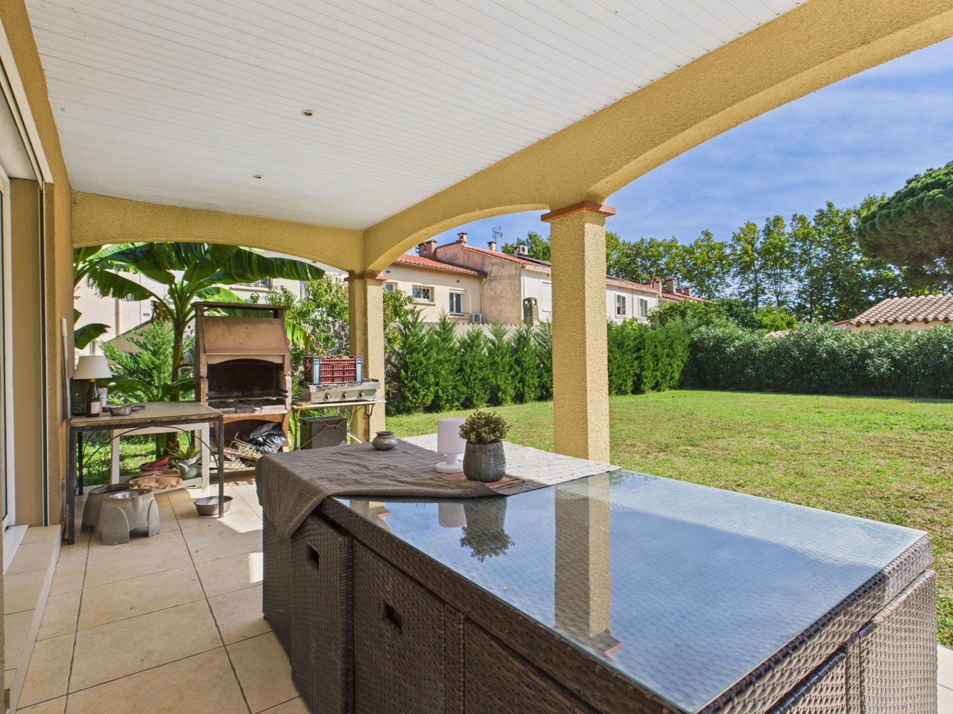 Photo 3 of the listing.