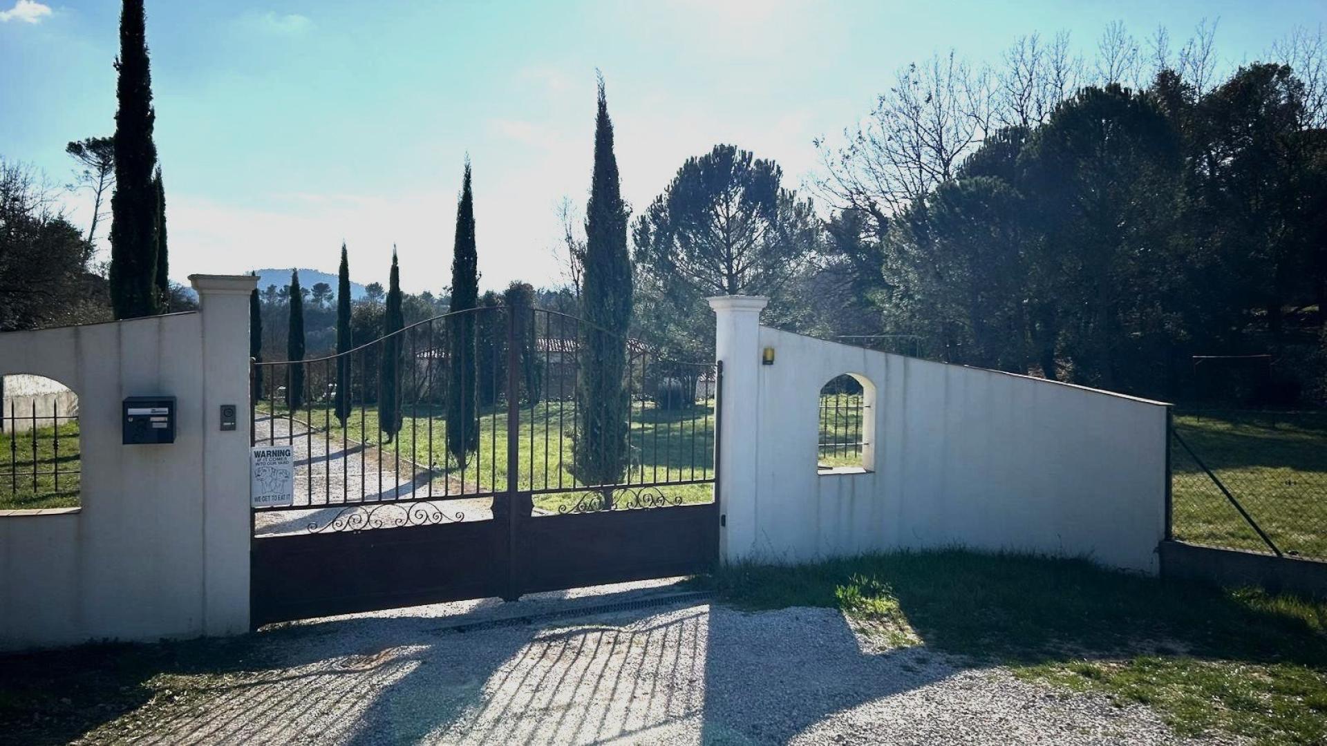 Photo 20 of the listing.