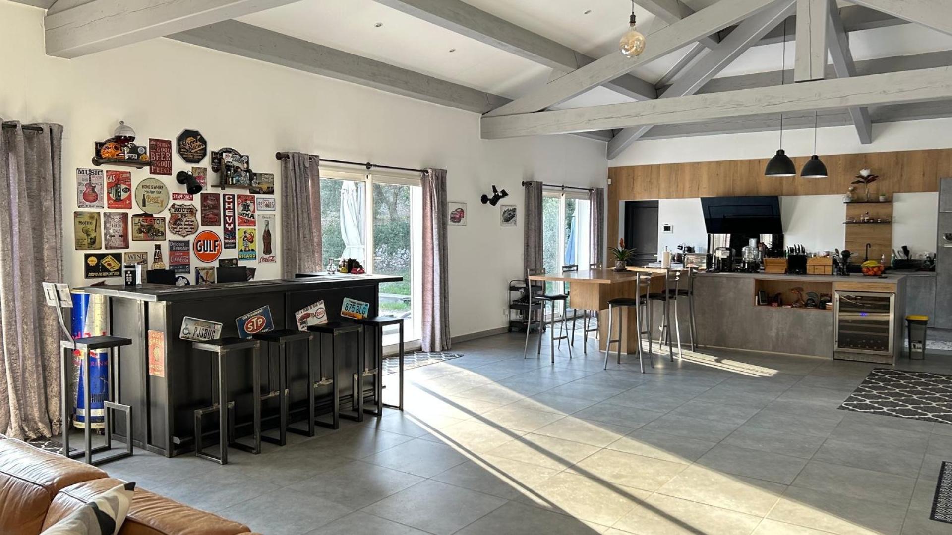 Photo 6 of the listing.