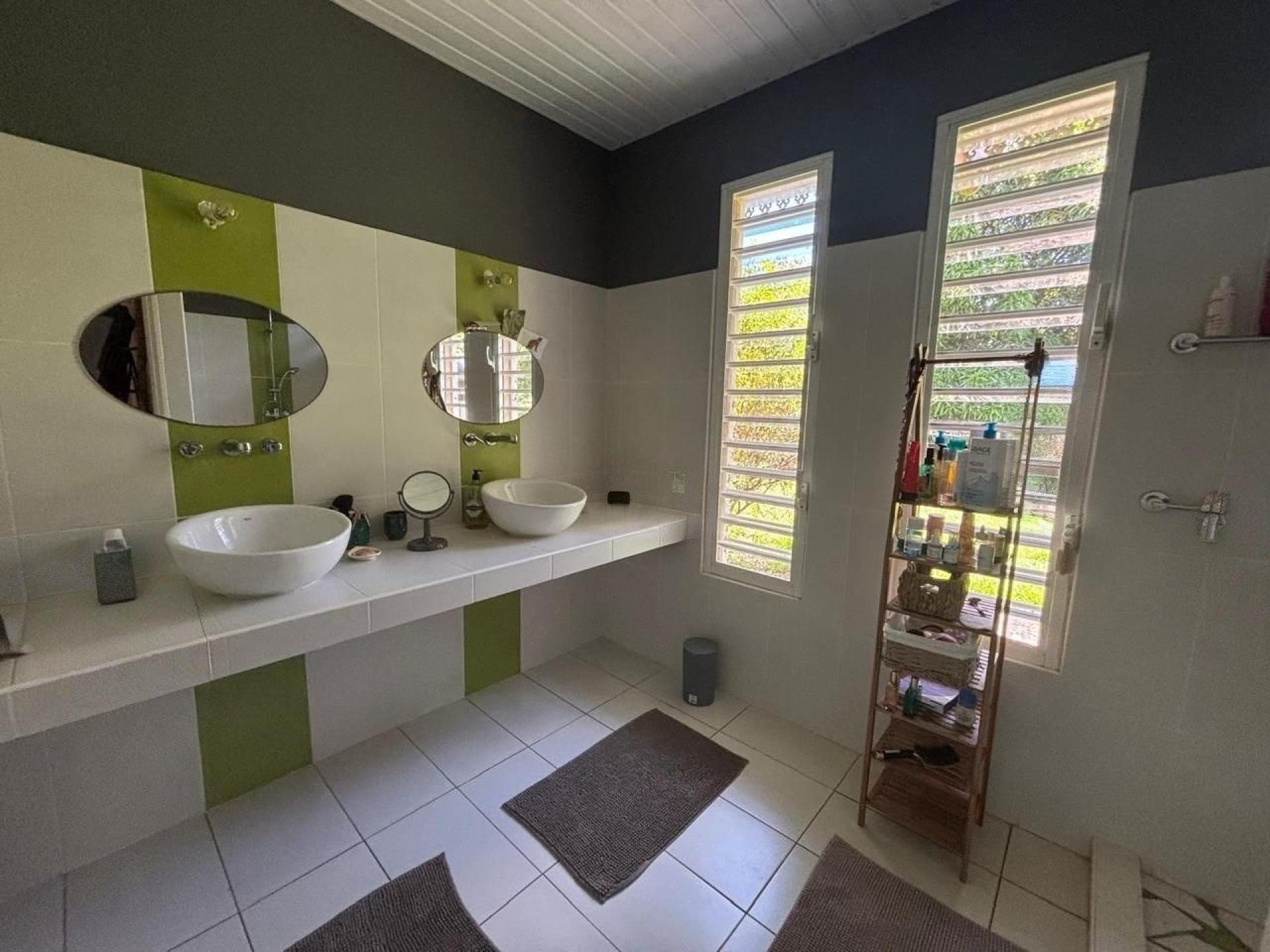 Photo 7 of the listing.